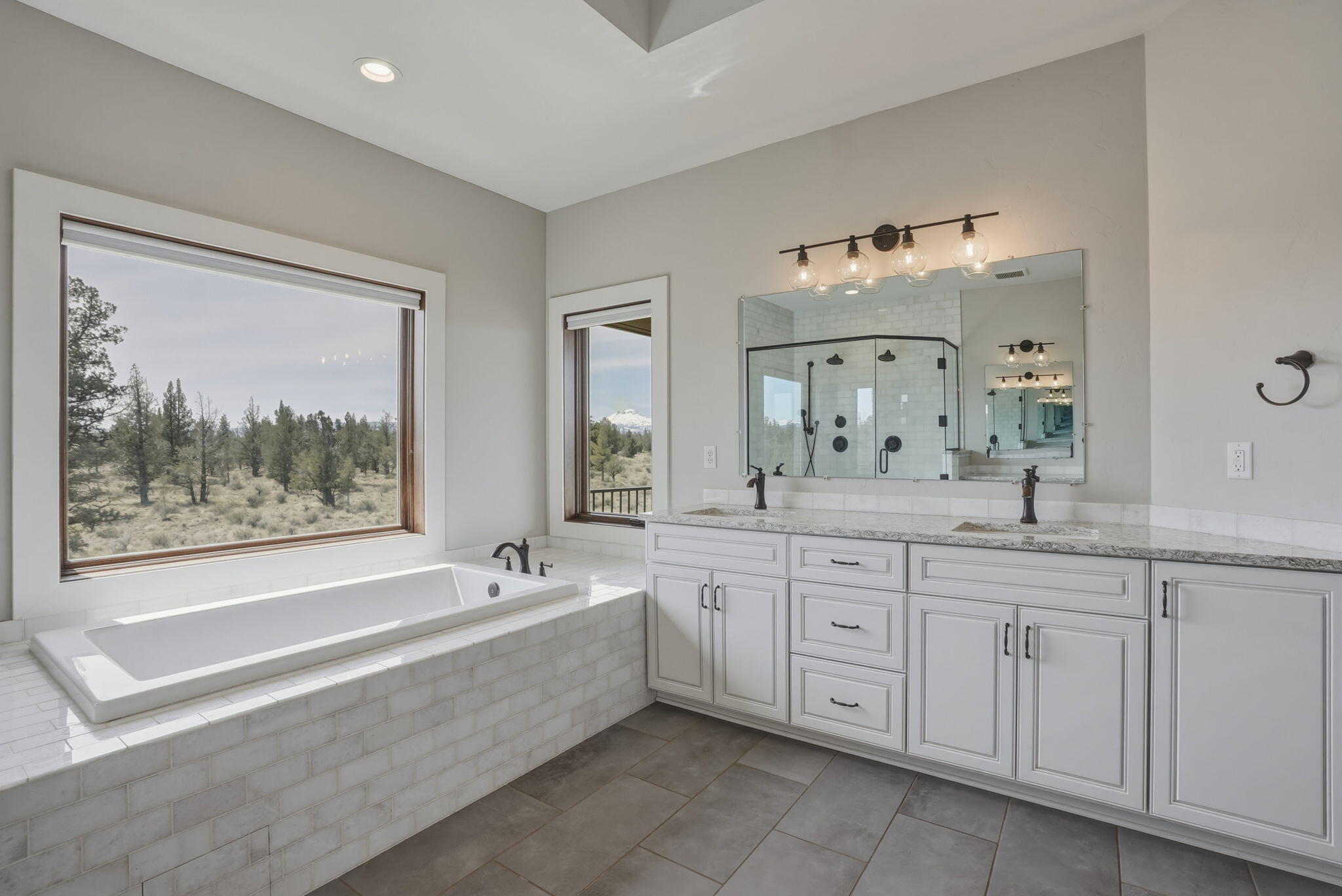 Sisters, Oregon, 97759, United States, 3 Bedrooms Bedrooms, ,3 BathroomsBathrooms,Residential,Active,2043417