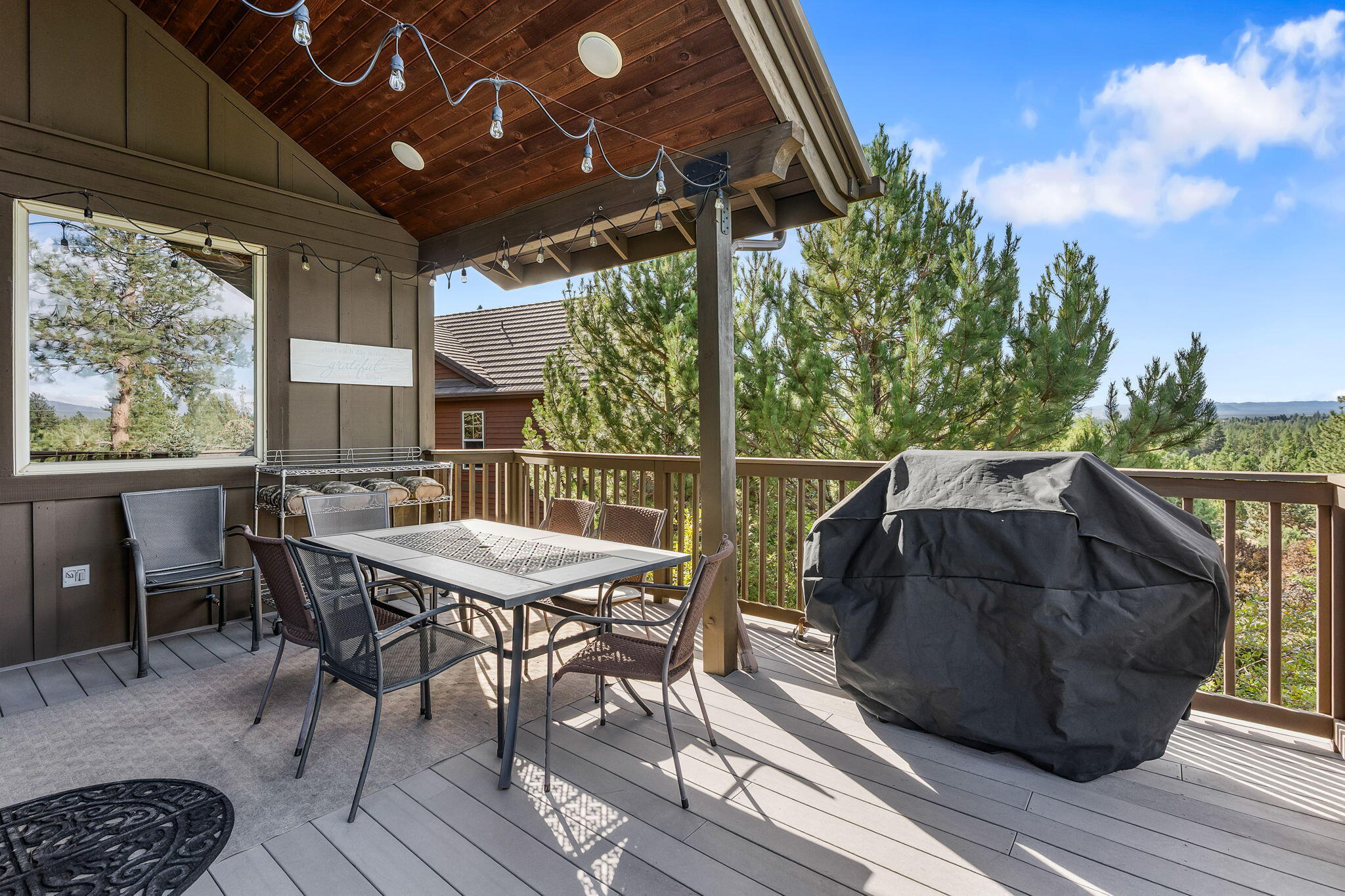 Bend, Oregon, 97702, United States, 4 Bedrooms Bedrooms, ,3 BathroomsBathrooms,Residential,Active,1913968