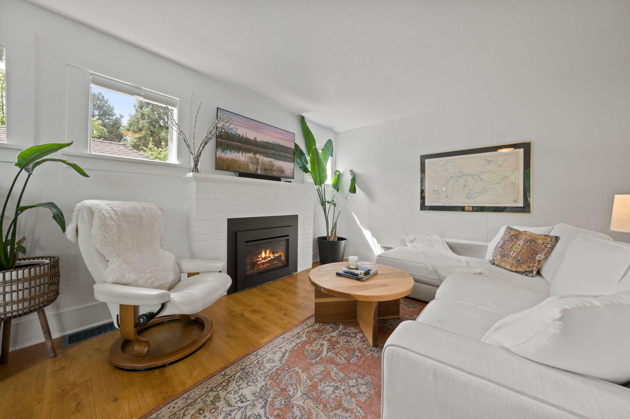 Bend, Oregon, 97703, United States, 3 Bedrooms Bedrooms, ,2 BathroomsBathrooms,Residential,Active,1904740