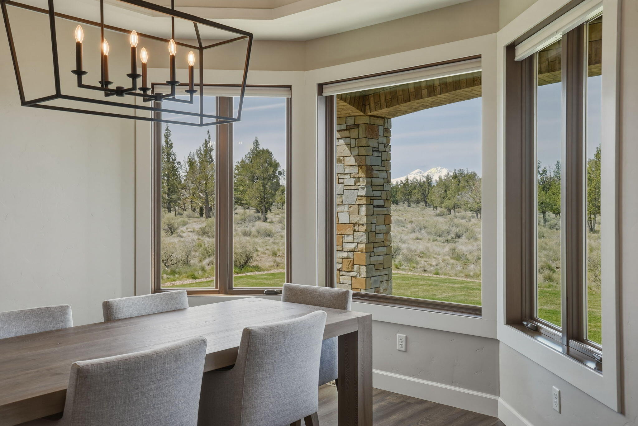 Sisters, Oregon, 97759, United States, 3 Bedrooms Bedrooms, ,3 BathroomsBathrooms,Residential,Active,2043417