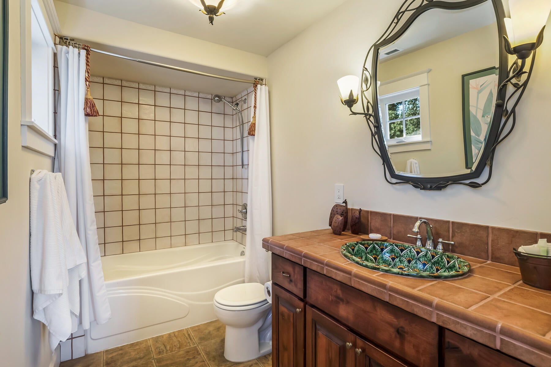Bend, Oregon, 97707, United States, 5 Bedrooms Bedrooms, ,5 BathroomsBathrooms,Residential,Active,2044562