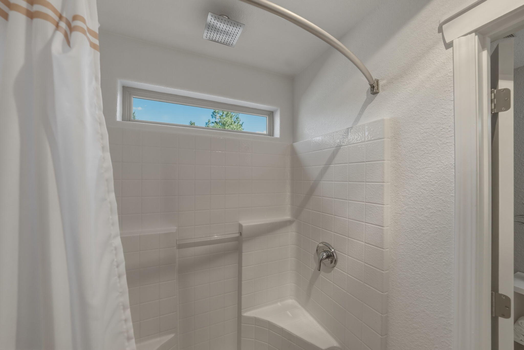 Bend, Oregon, 97702, United States, 3 Bedrooms Bedrooms, ,5 BathroomsBathrooms,Residential,Active,2045021