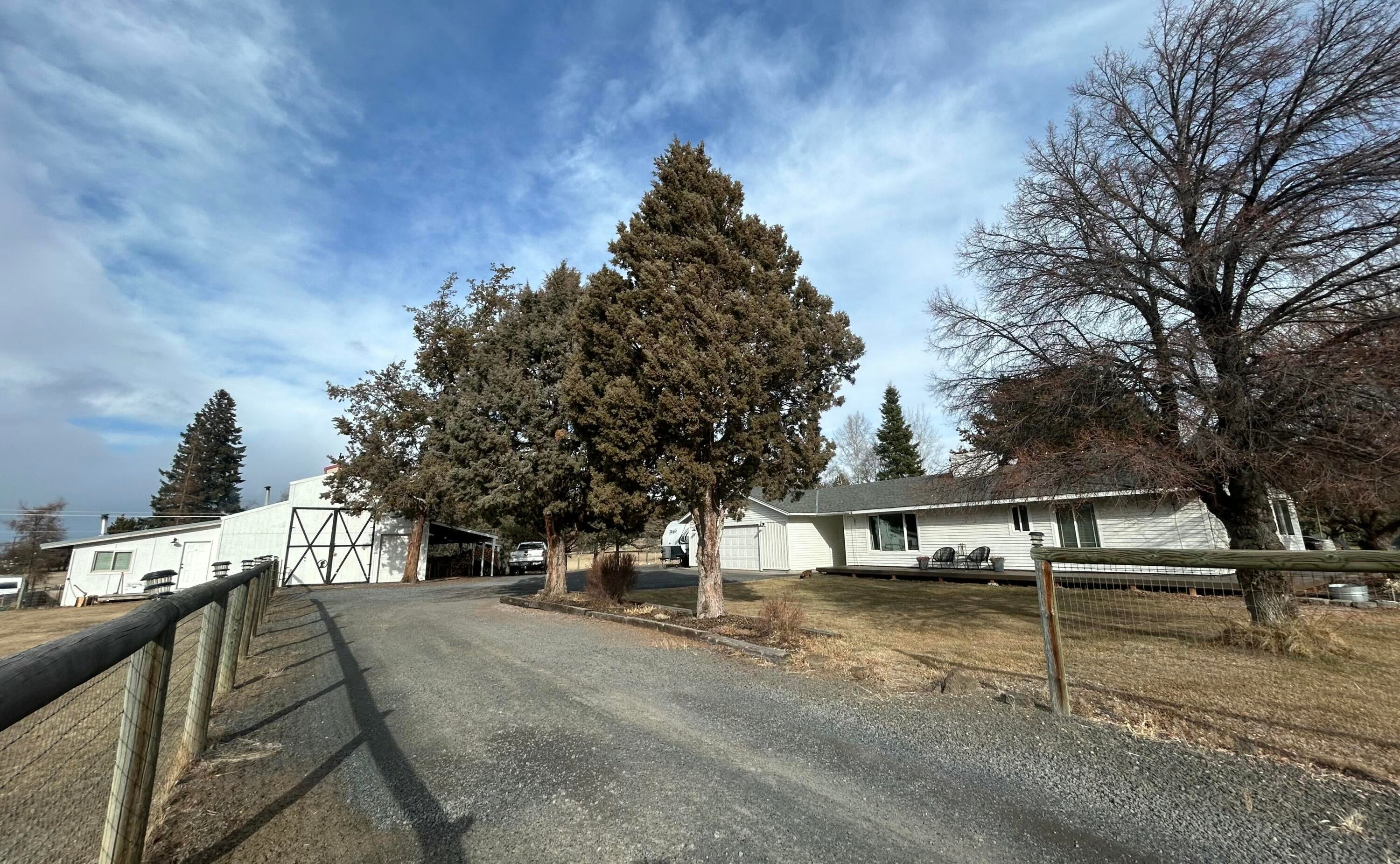 Bend, Oregon, 97703, United States, 4 Bedrooms Bedrooms, ,3 BathroomsBathrooms,Residential,Active,1790219