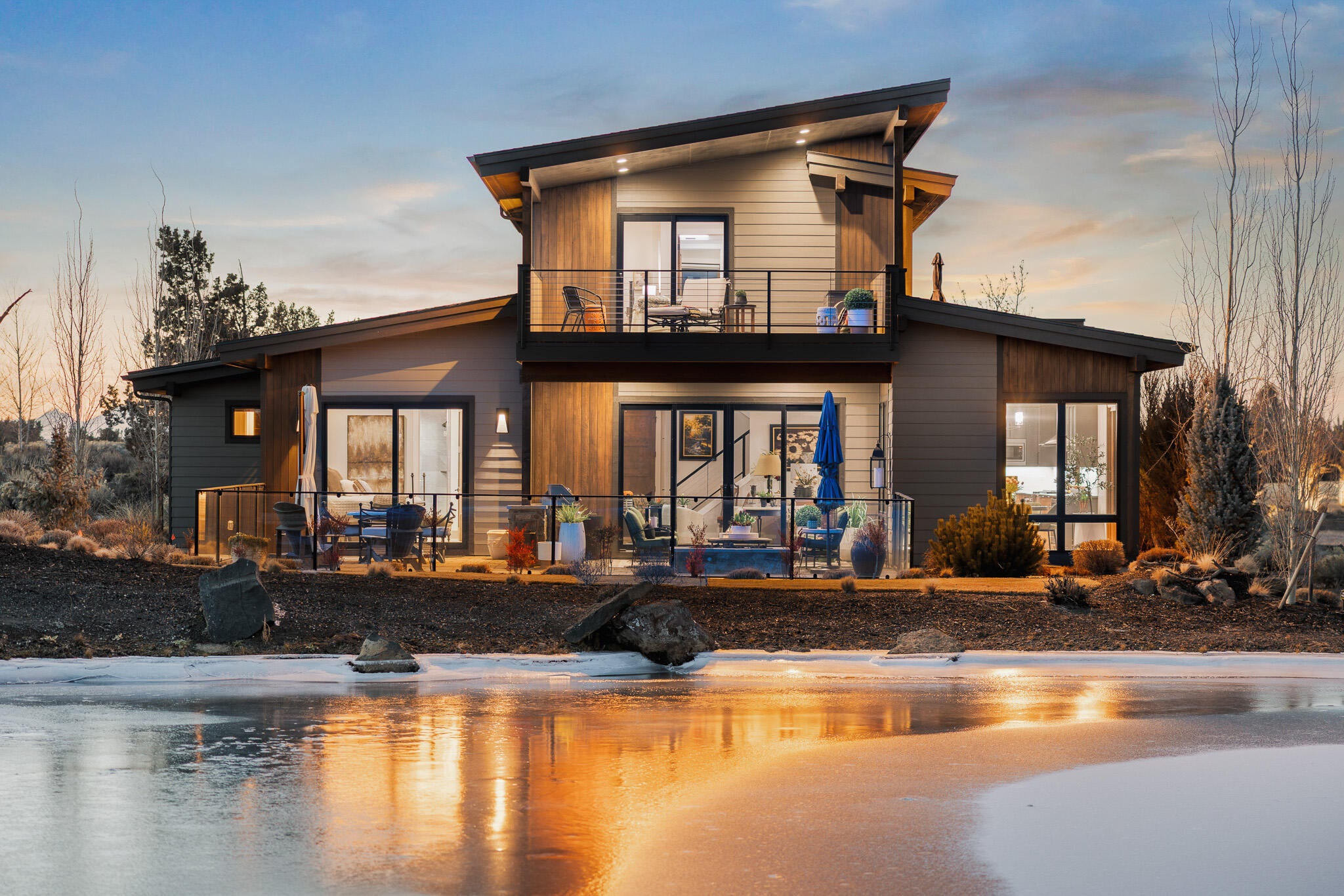 Bend, Oregon, 97701, United States, 3 Bedrooms Bedrooms, ,3 BathroomsBathrooms,Residential,Active,2015445