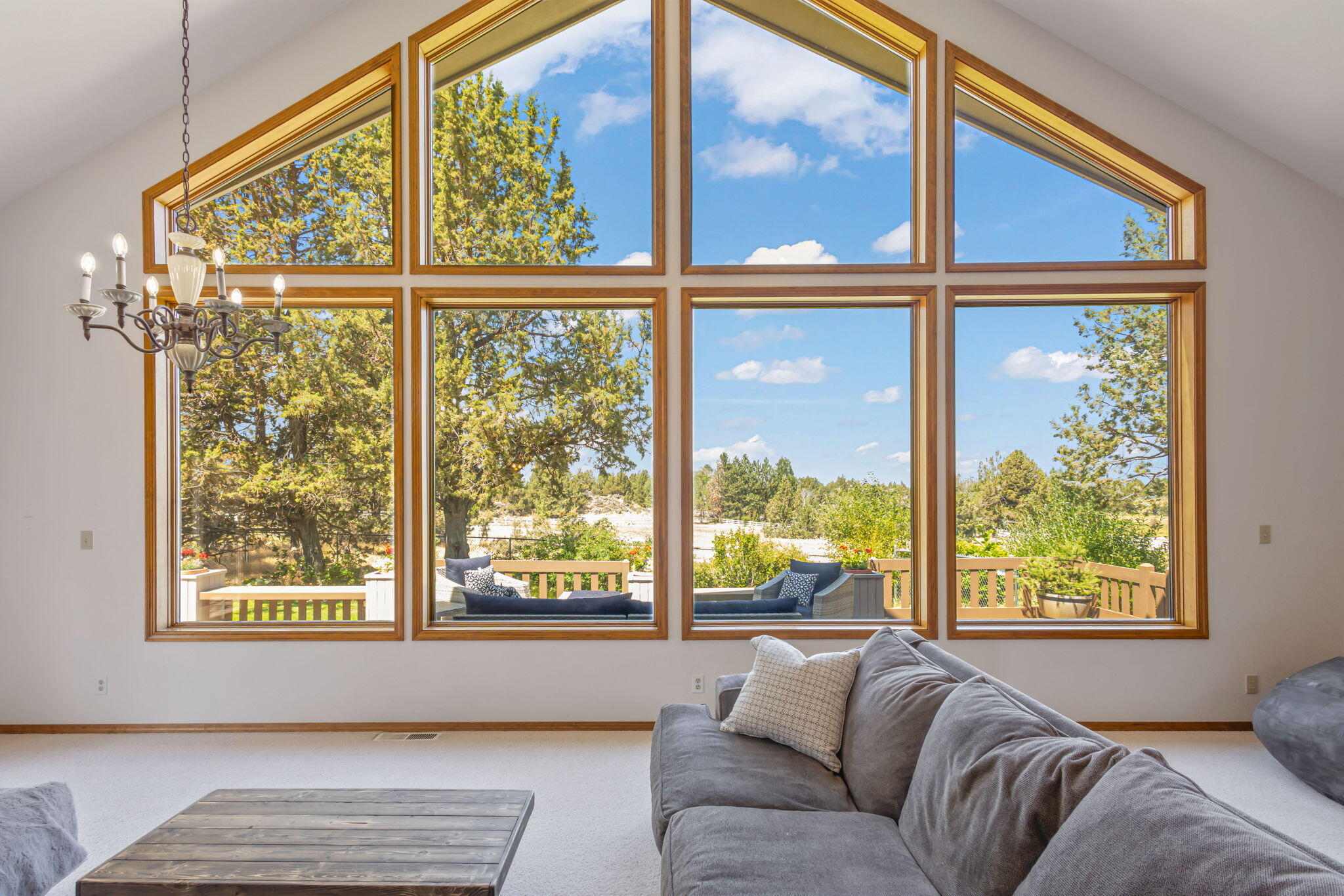 Bend, Oregon, 97702, United States, 4 Bedrooms Bedrooms, ,3 BathroomsBathrooms,Residential,Active,1907972