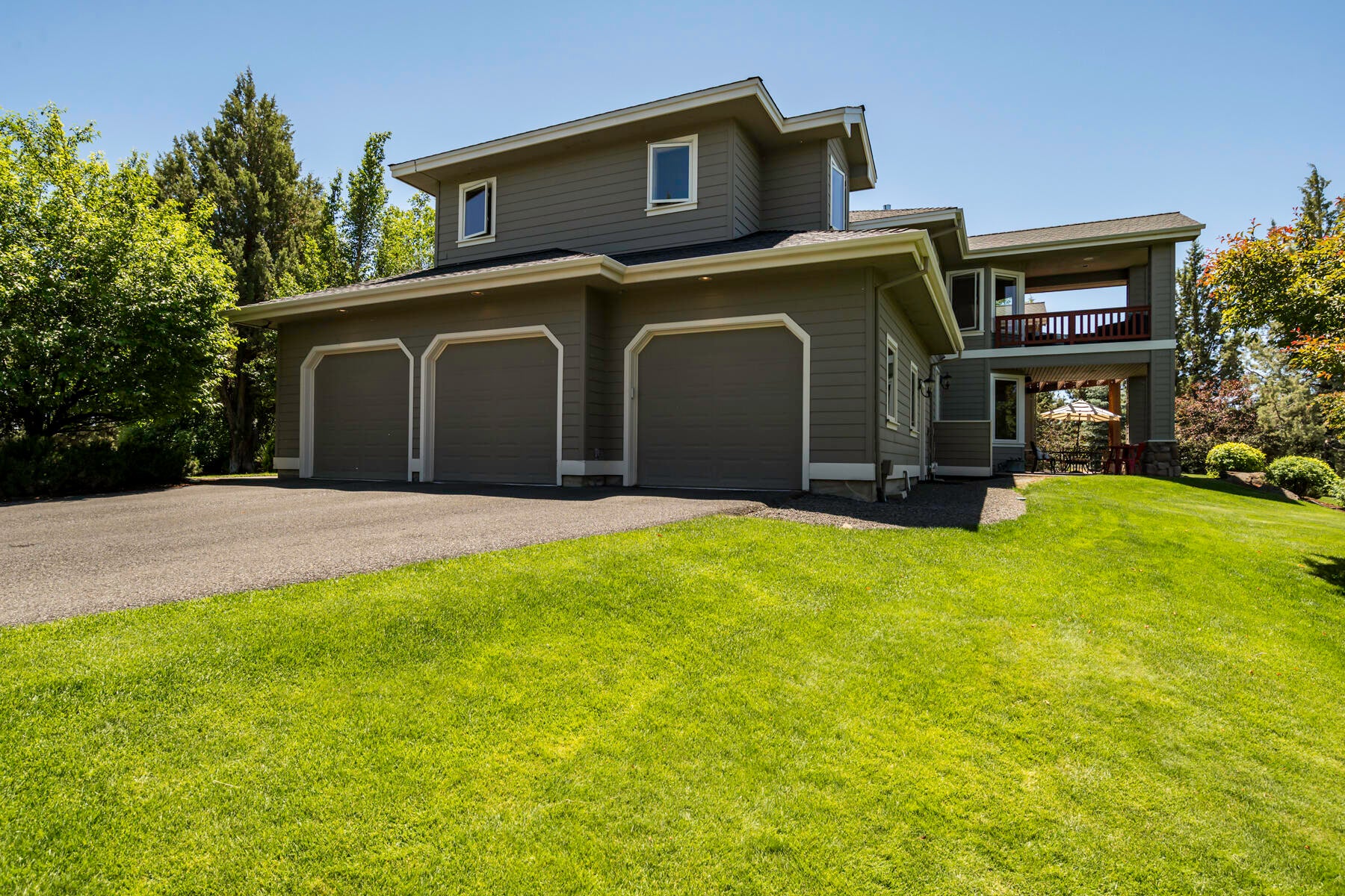 Bend, Oregon, 97702, United States, ,6 BathroomsBathrooms,Residential,Active,1726978