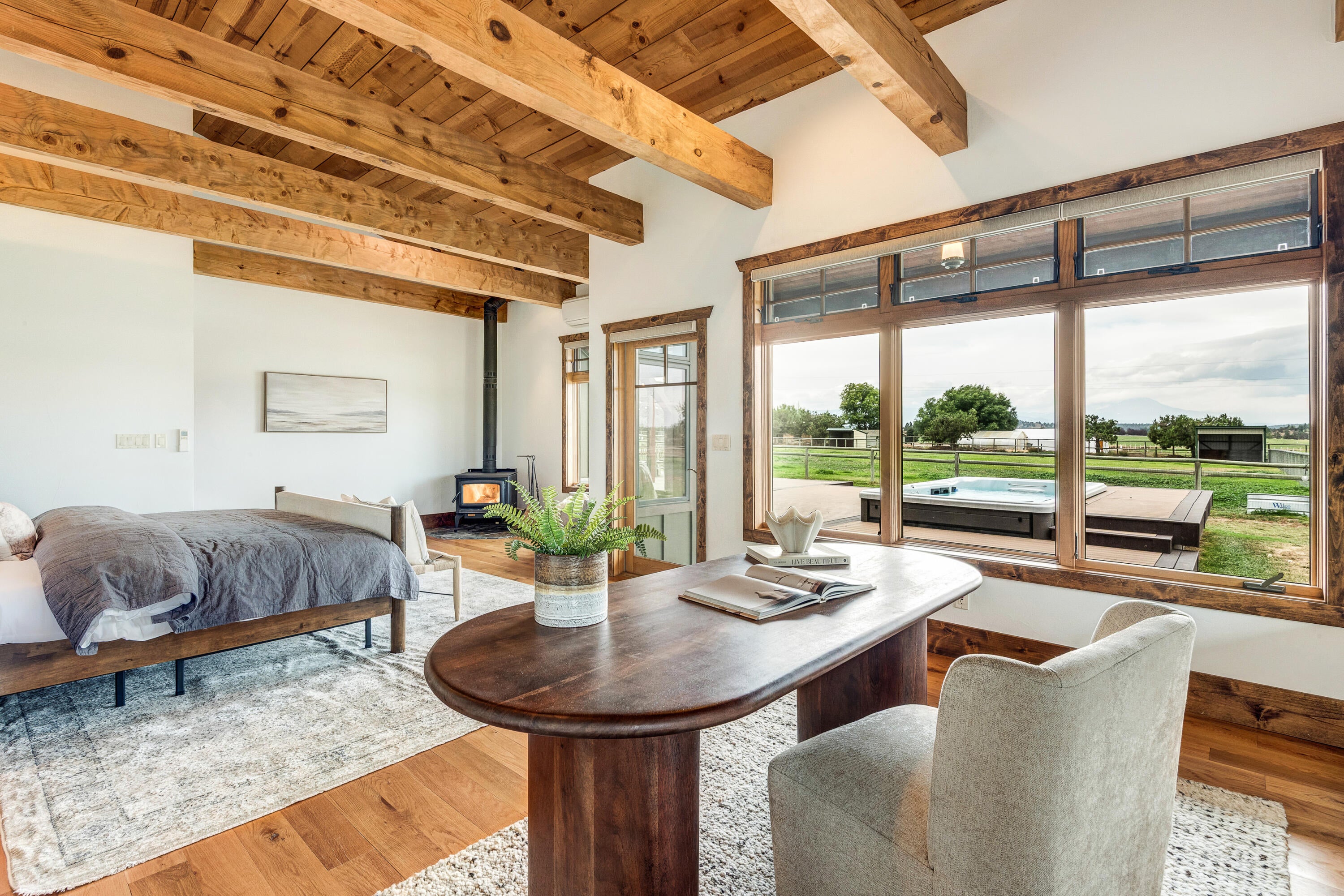 Bend, Oregon, 97703, United States, 3 Bedrooms Bedrooms, ,3 BathroomsBathrooms,Residential,Active,1953693