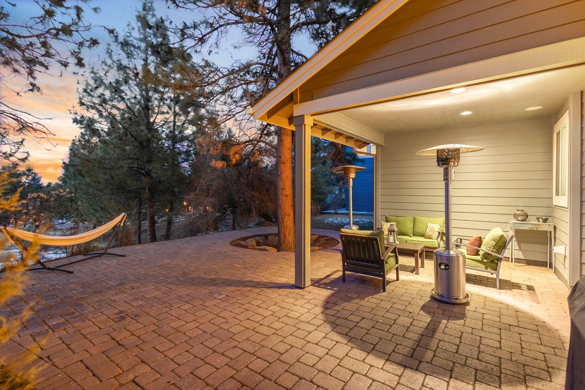 Bend, Oregon, 97702, United States, 4 Bedrooms Bedrooms, ,5 BathroomsBathrooms,Residential,Active,1726847