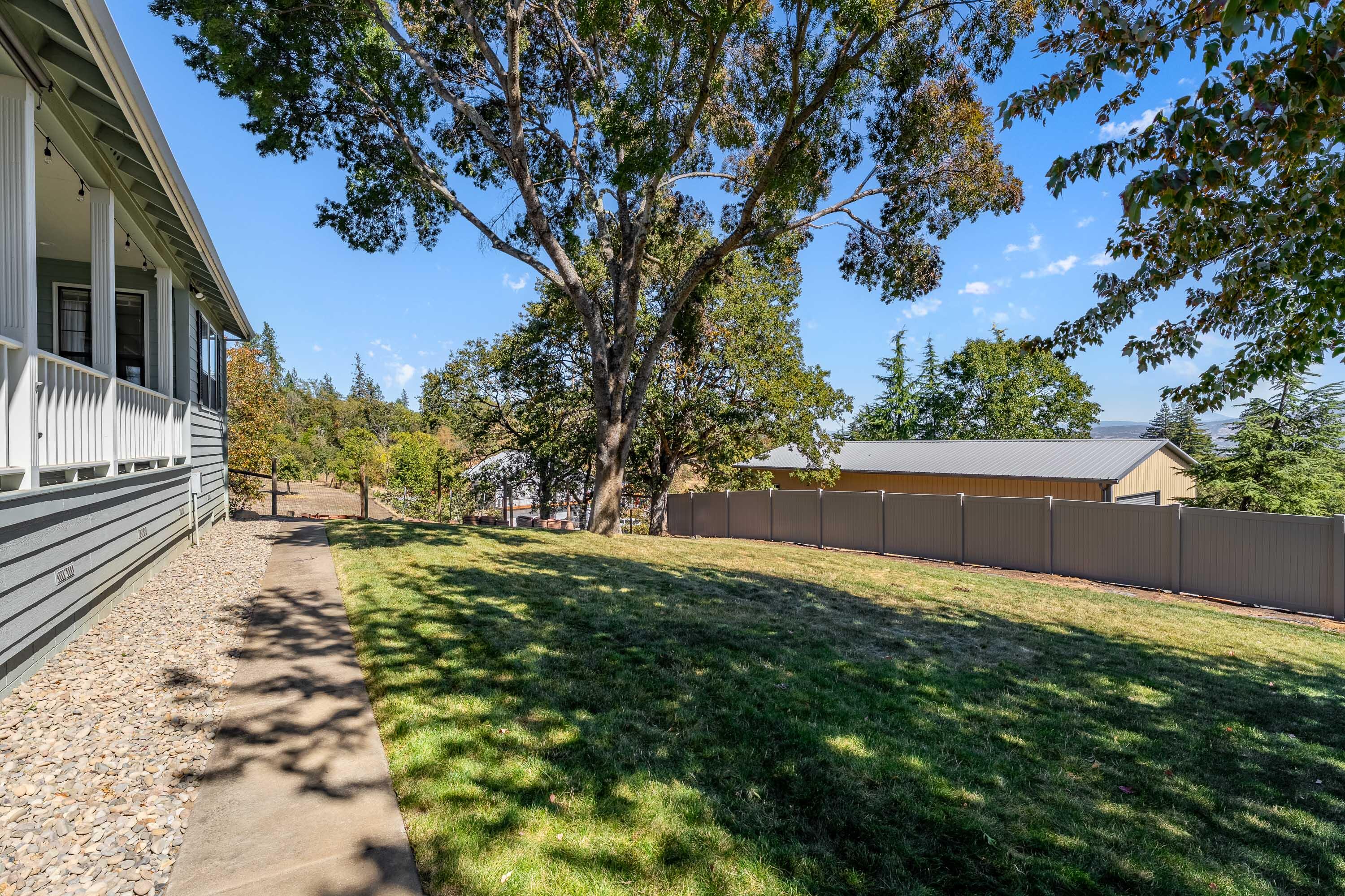 Central Point, Oregon, 97502, United States, 4 Bedrooms Bedrooms, ,3 BathroomsBathrooms,Residential,Active,1959928