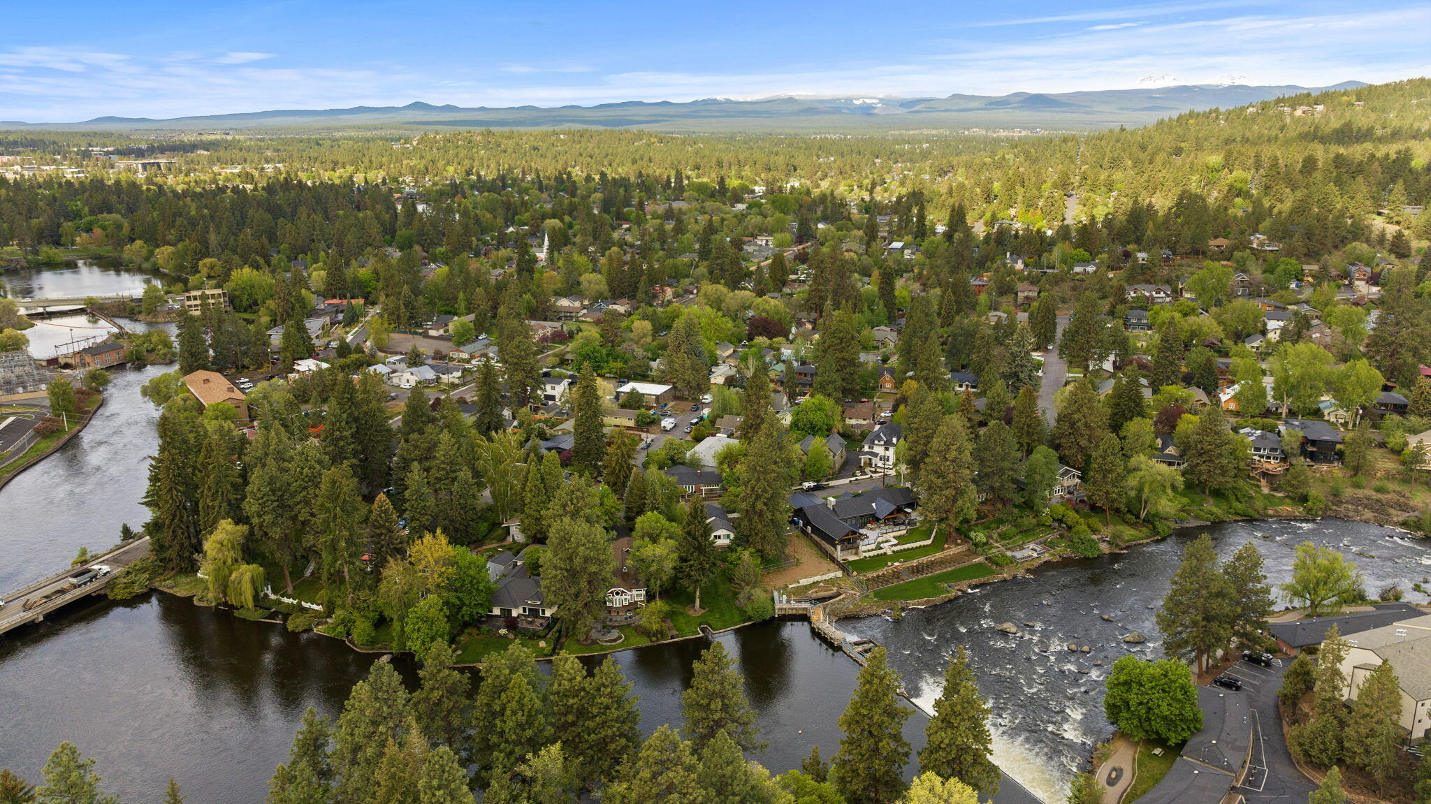 Bend, Oregon, 97703, United States, 3 Bedrooms Bedrooms, ,2 BathroomsBathrooms,Residential,Active,1904740