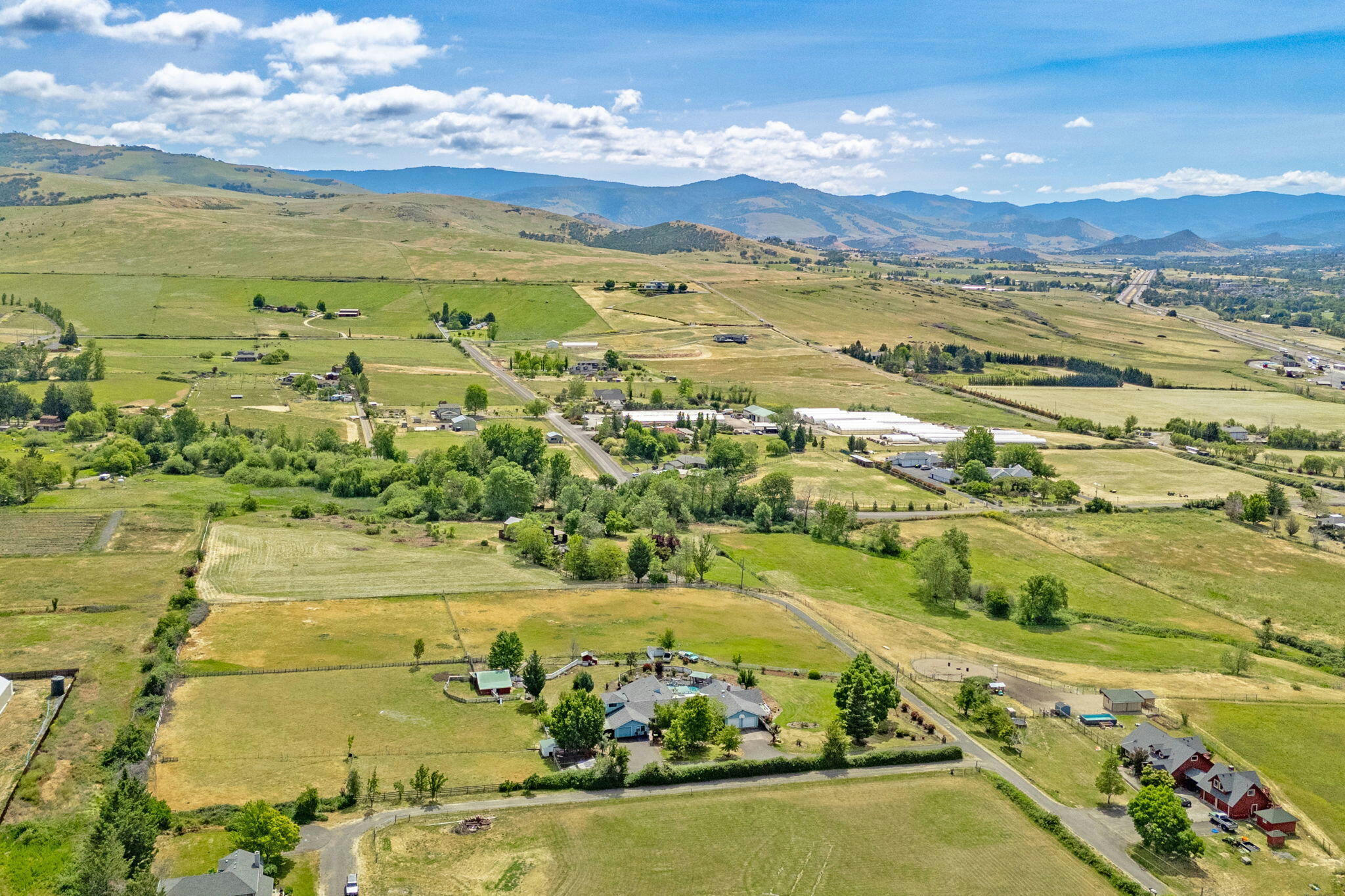 Ashland, Oregon, 97520, United States, 4 Bedrooms Bedrooms, ,4 BathroomsBathrooms,Residential,Active,1741601