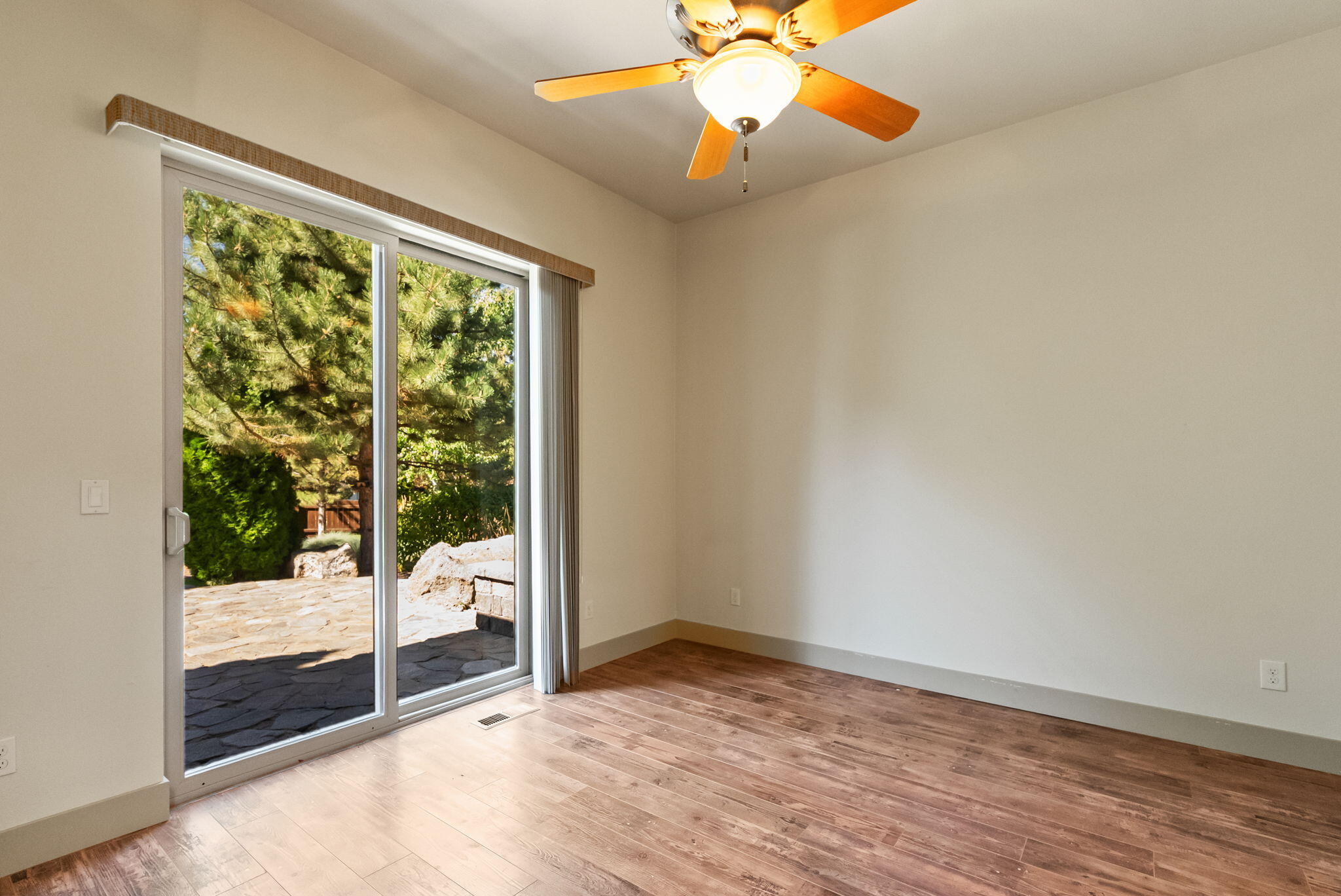 Bend, Oregon, 97702, United States, 3 Bedrooms Bedrooms, ,4 BathroomsBathrooms,Residential,Active,1952481