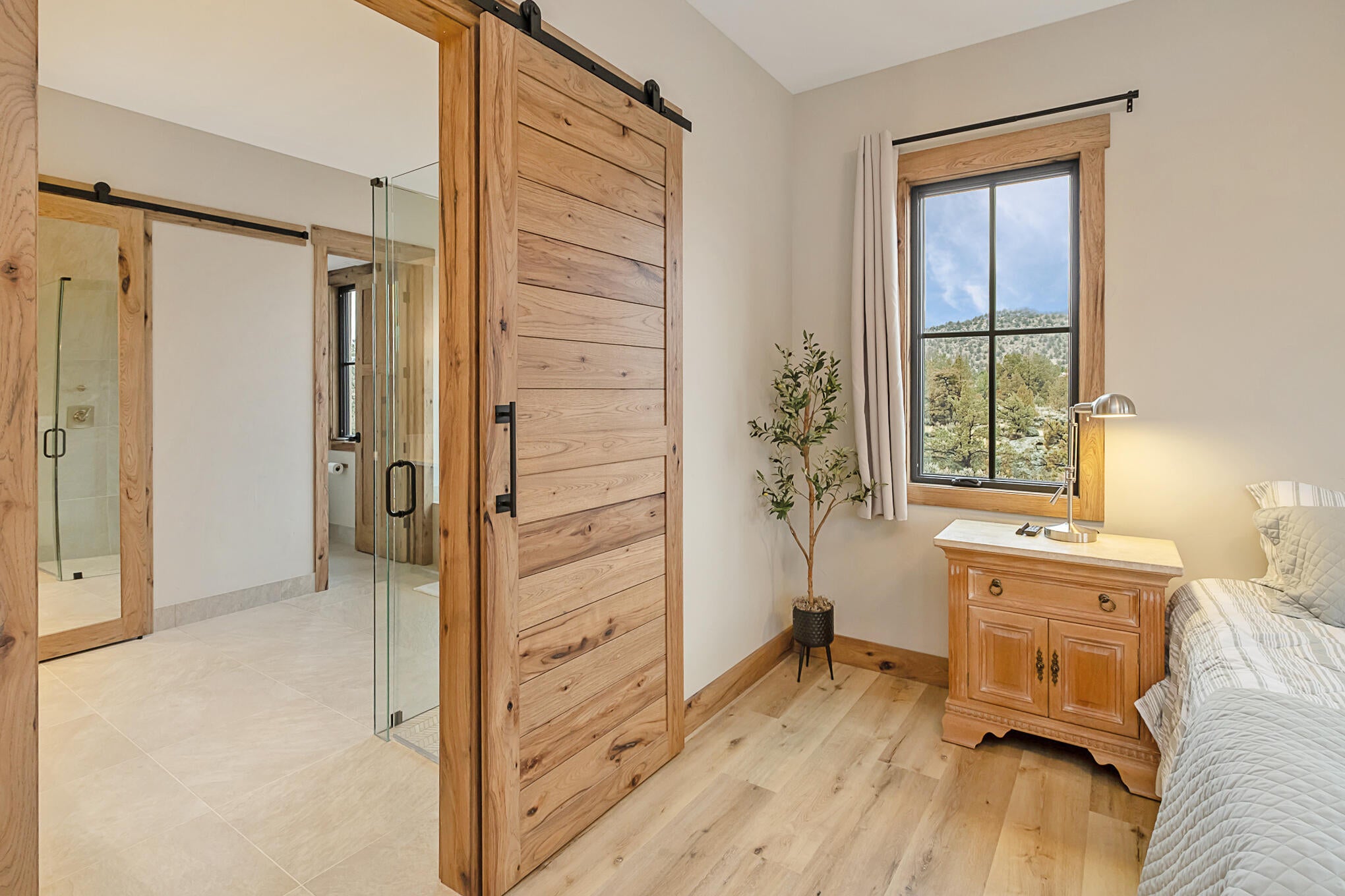 Terrebonne, Oregon, 97760, United States, 5 Bedrooms Bedrooms, ,5 BathroomsBathrooms,Residential,Active,1747251