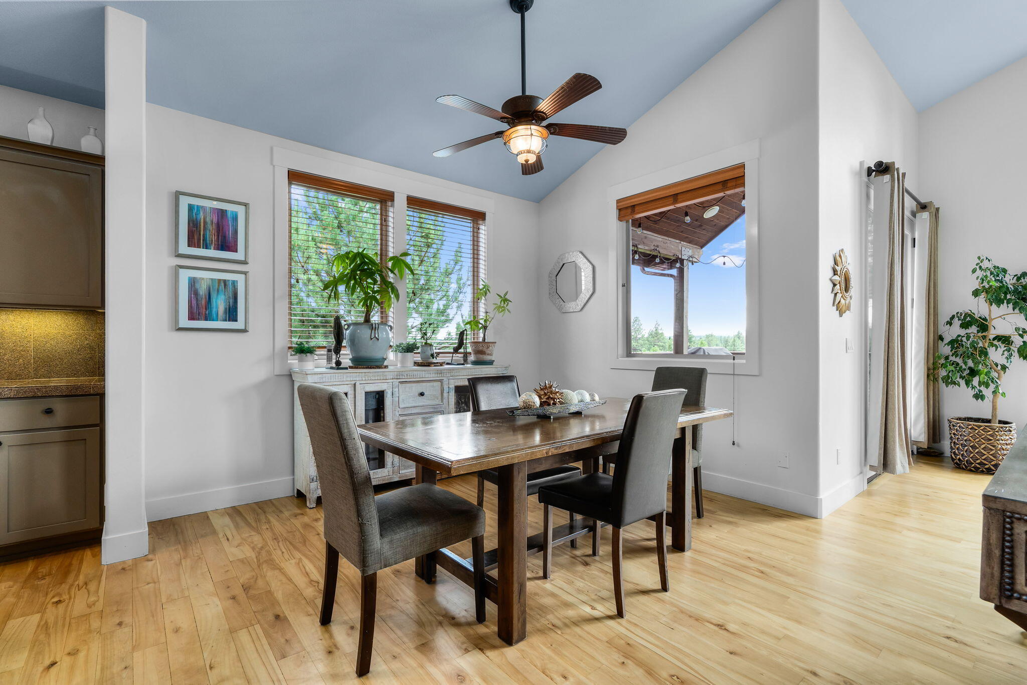 Bend, Oregon, 97702, United States, 4 Bedrooms Bedrooms, ,3 BathroomsBathrooms,Residential,Active,1913968