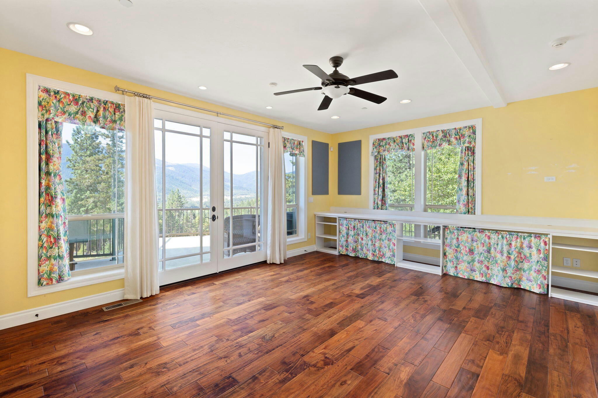 Grants Pass, Oregon, 97527, United States, ,6 BathroomsBathrooms,Residential,Active,1748769