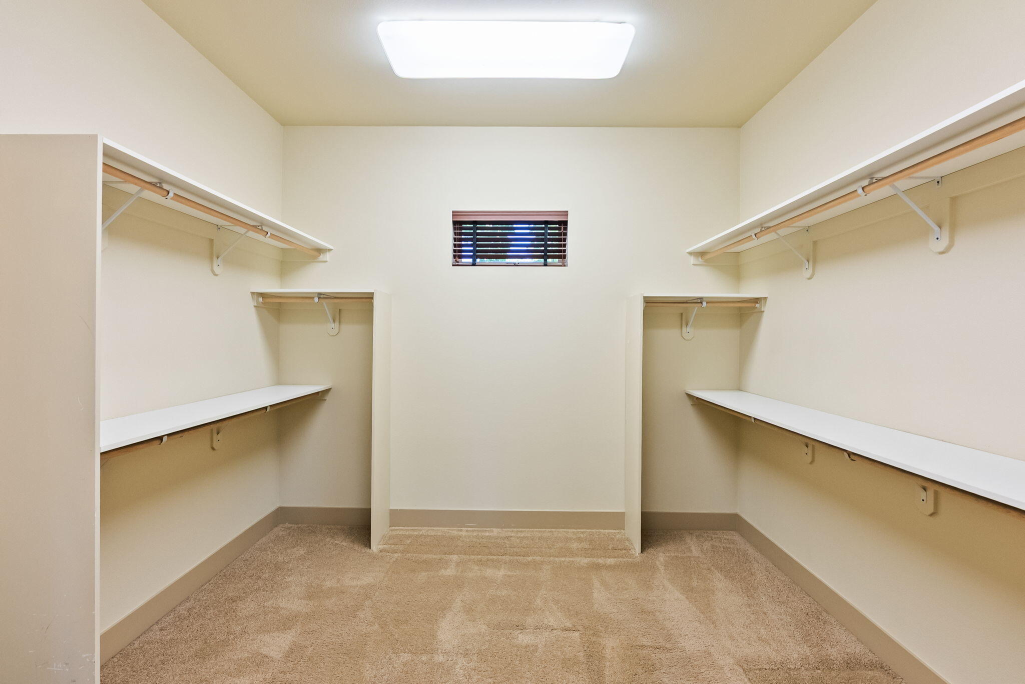 Bend, Oregon, 97702, United States, 3 Bedrooms Bedrooms, ,4 BathroomsBathrooms,Residential,Active,1952481