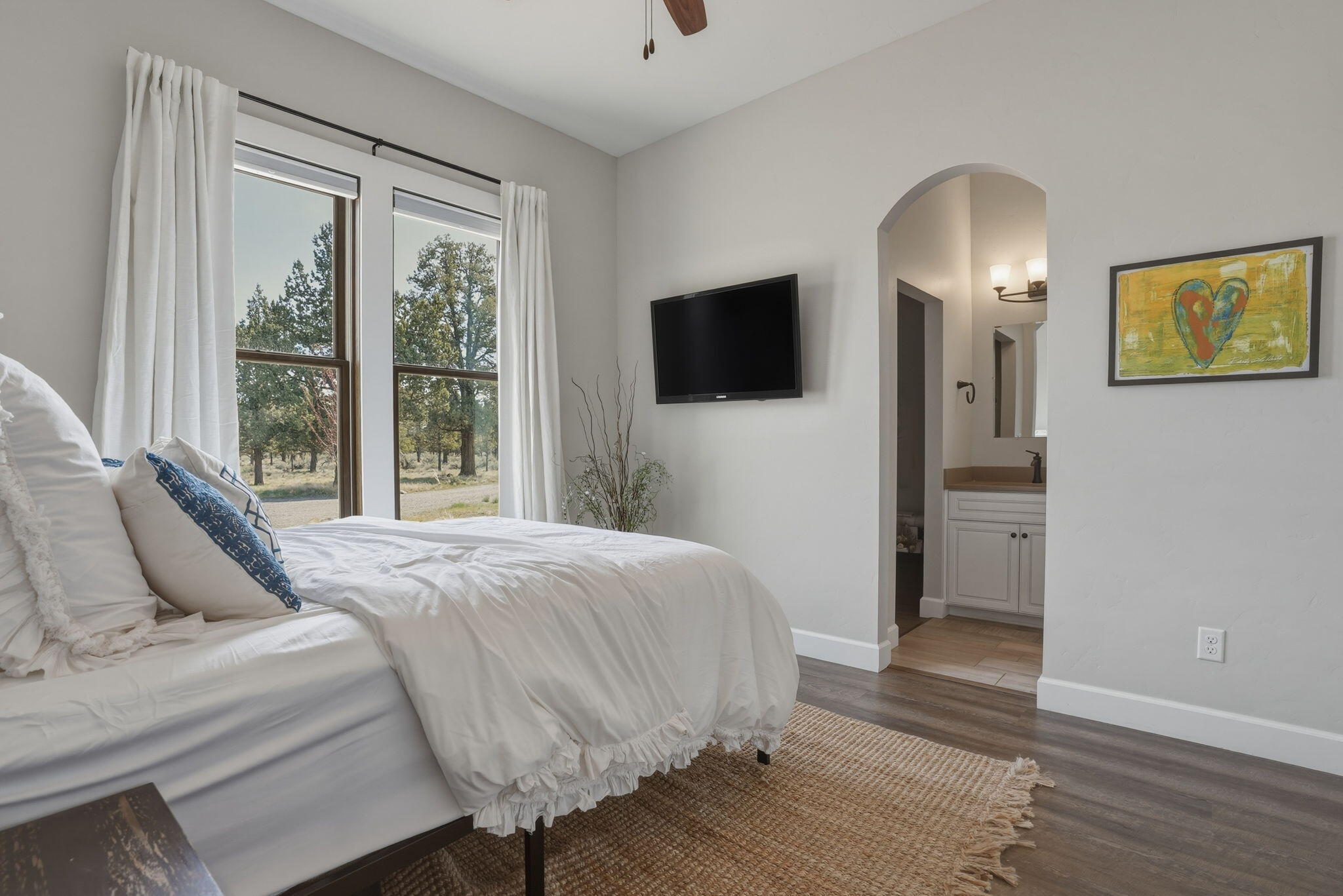 Sisters, Oregon, 97759, United States, 3 Bedrooms Bedrooms, ,3 BathroomsBathrooms,Residential,Active,2043417