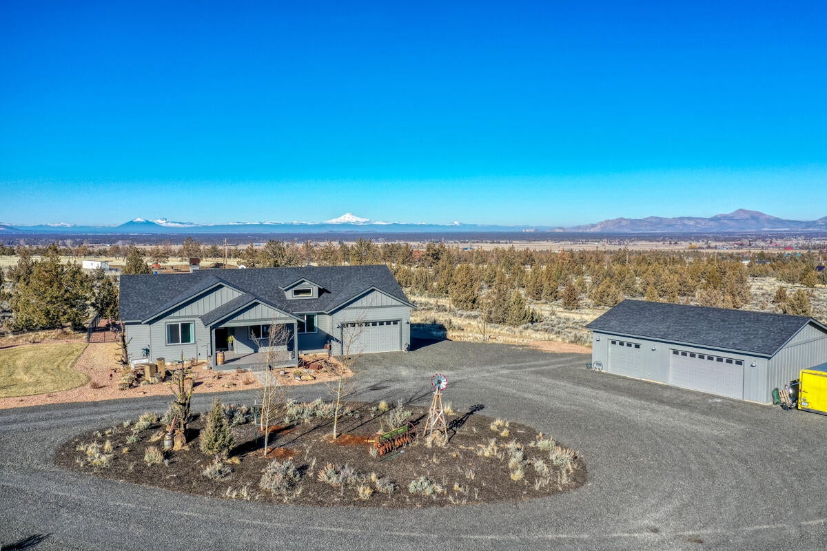 Powell Butte, Oregon, 97753, United States, 4 Bedrooms Bedrooms, ,3 BathroomsBathrooms,Residential,Active,1908146