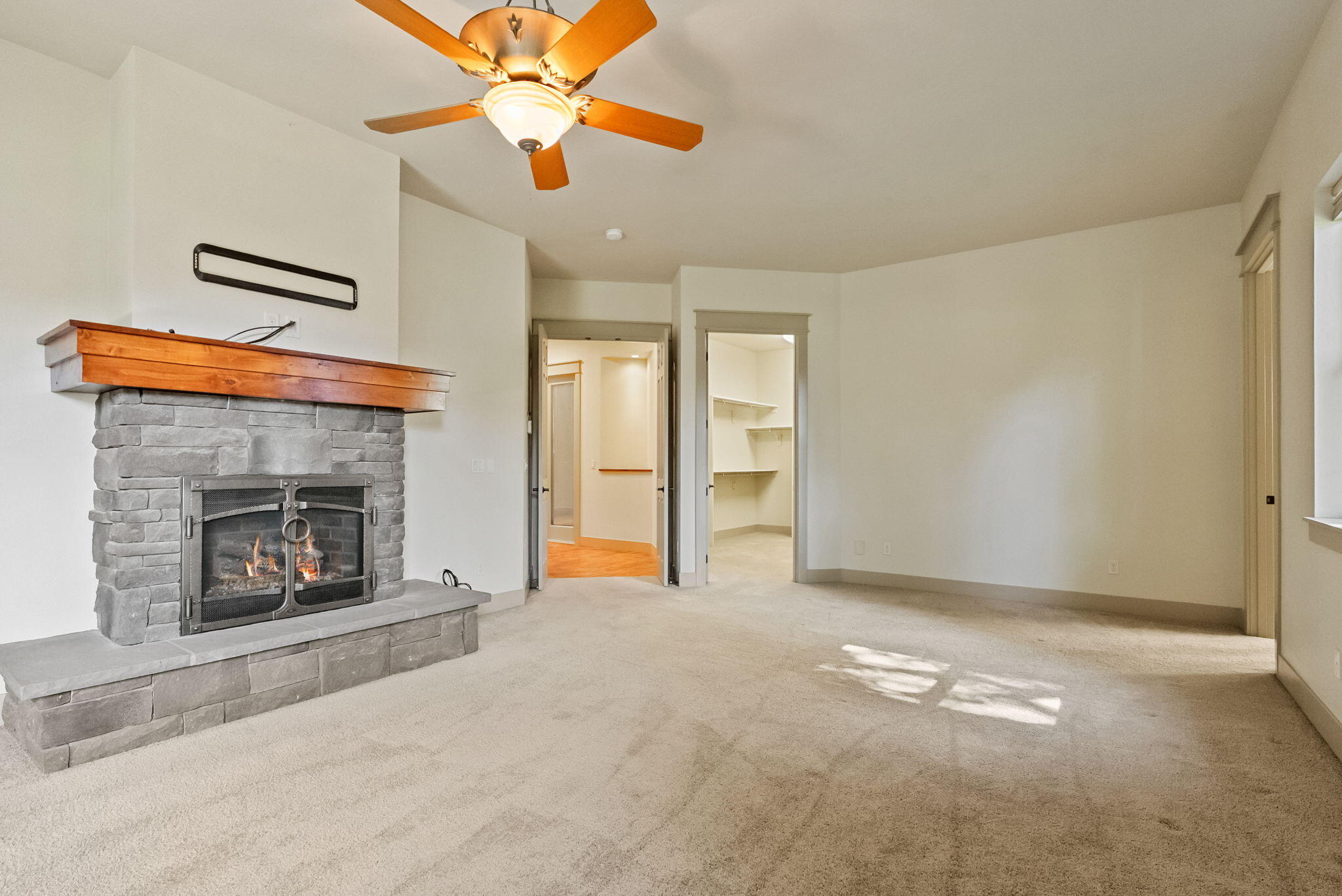 Bend, Oregon, 97702, United States, 3 Bedrooms Bedrooms, ,4 BathroomsBathrooms,Residential,Active,1952481