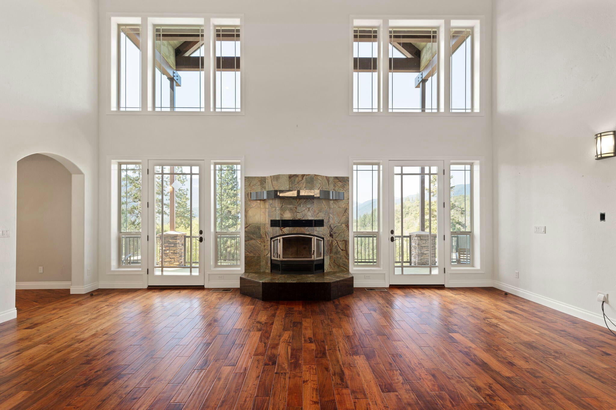 Grants Pass, Oregon, 97527, United States, ,6 BathroomsBathrooms,Residential,Active,1748769