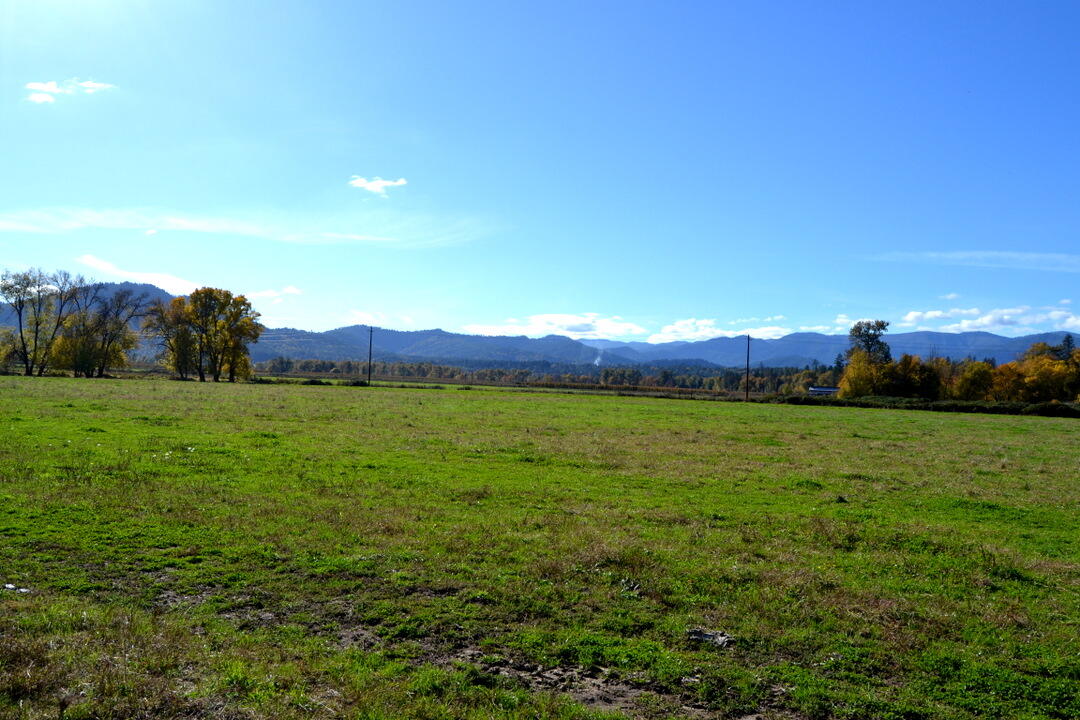 Grants Pass, Oregon, 97526, United States, 4 Bedrooms Bedrooms, ,2 BathroomsBathrooms,Residential,Active,1973303