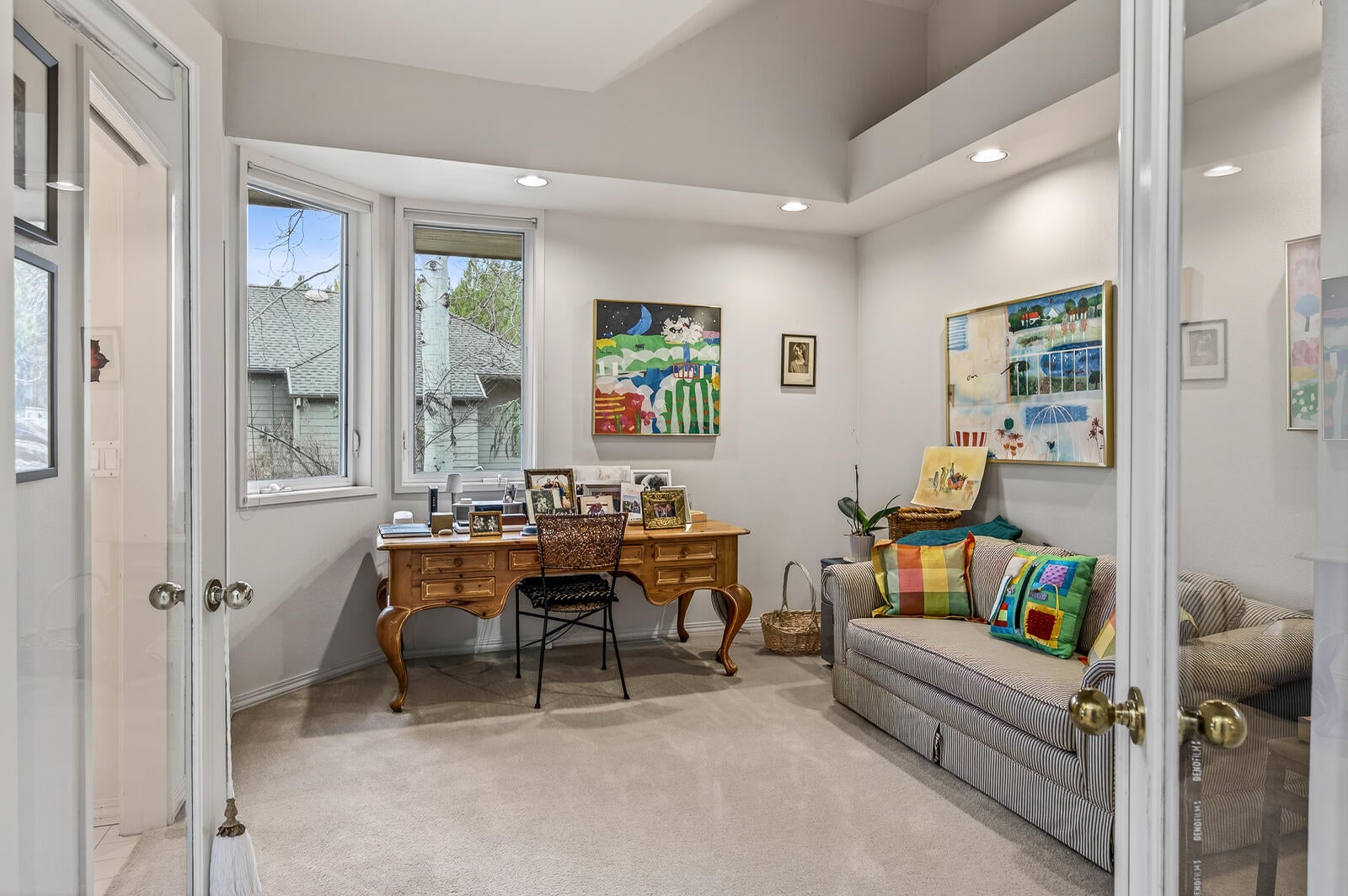 Bend, Oregon, 97702, United States, 4 Bedrooms Bedrooms, ,5 BathroomsBathrooms,Residential,Active,2007101