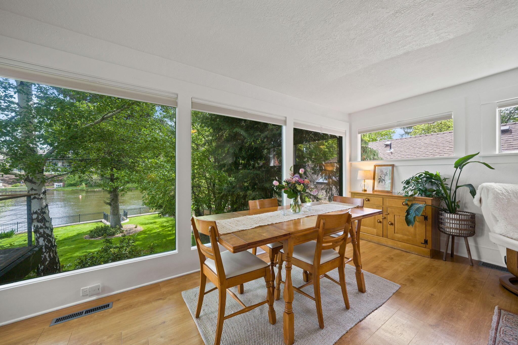 Bend, Oregon, 97703, United States, 3 Bedrooms Bedrooms, ,2 BathroomsBathrooms,Residential,Active,1904740 Bend, Oregon, 97703, United States, 3 Bedrooms Bedrooms, ,2 BathroomsBathrooms,Residential,Active,1904740