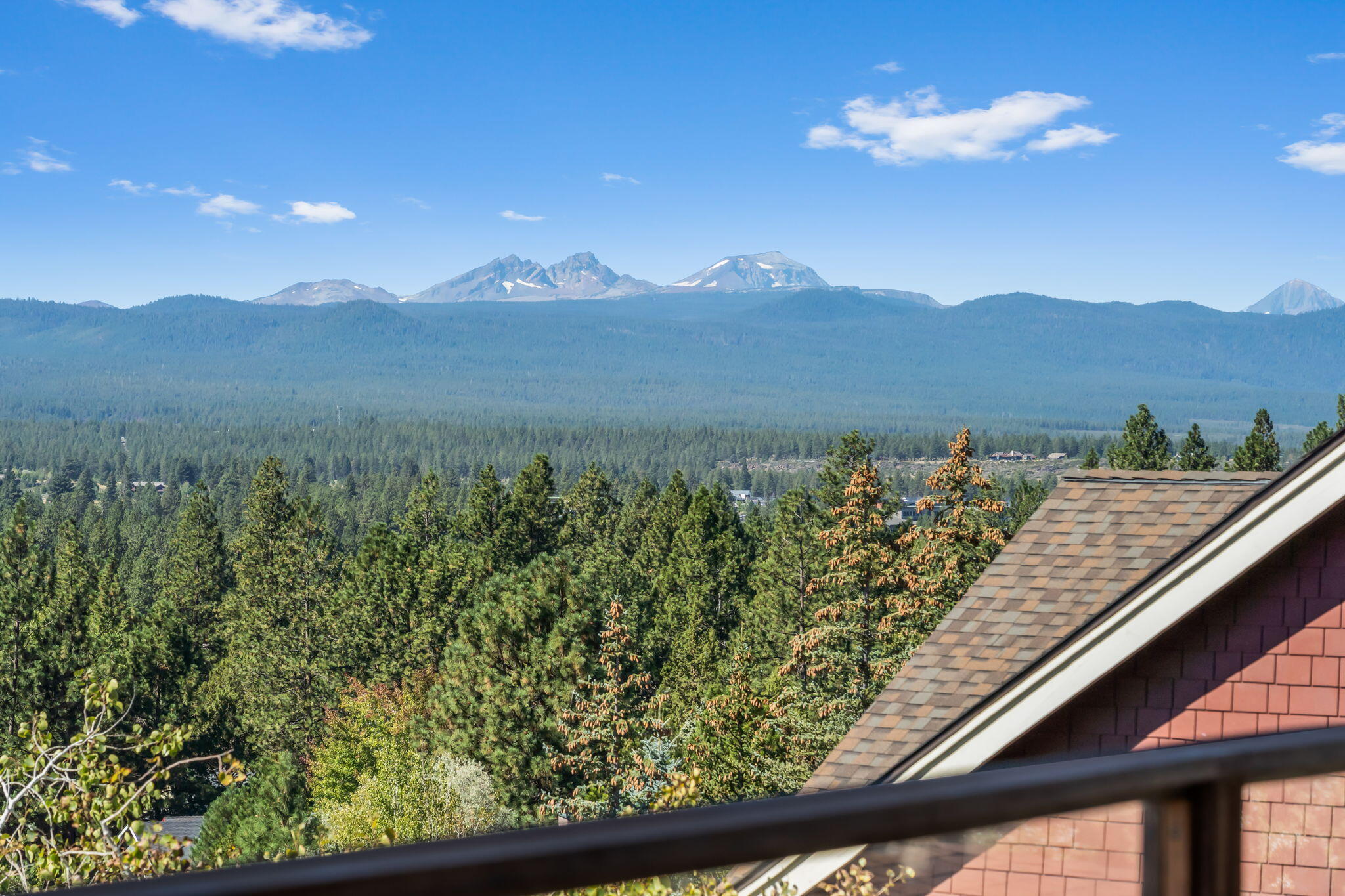 Bend, Oregon, 97702, United States, 3 Bedrooms Bedrooms, ,4 BathroomsBathrooms,Residential,Active,1929788