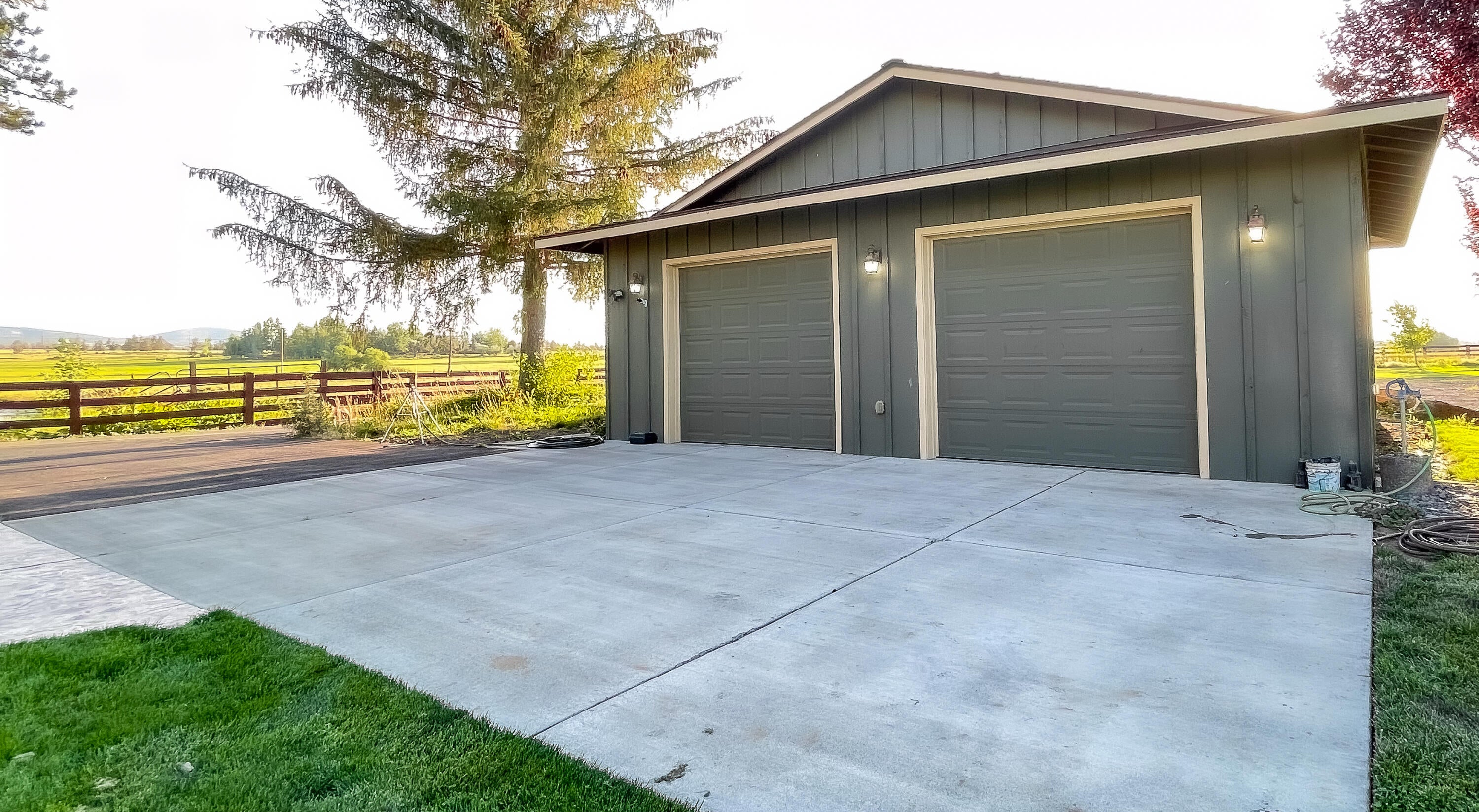 Powell Butte, Oregon, 97753, United States, ,3 BathroomsBathrooms,Residential,Active,1769369
