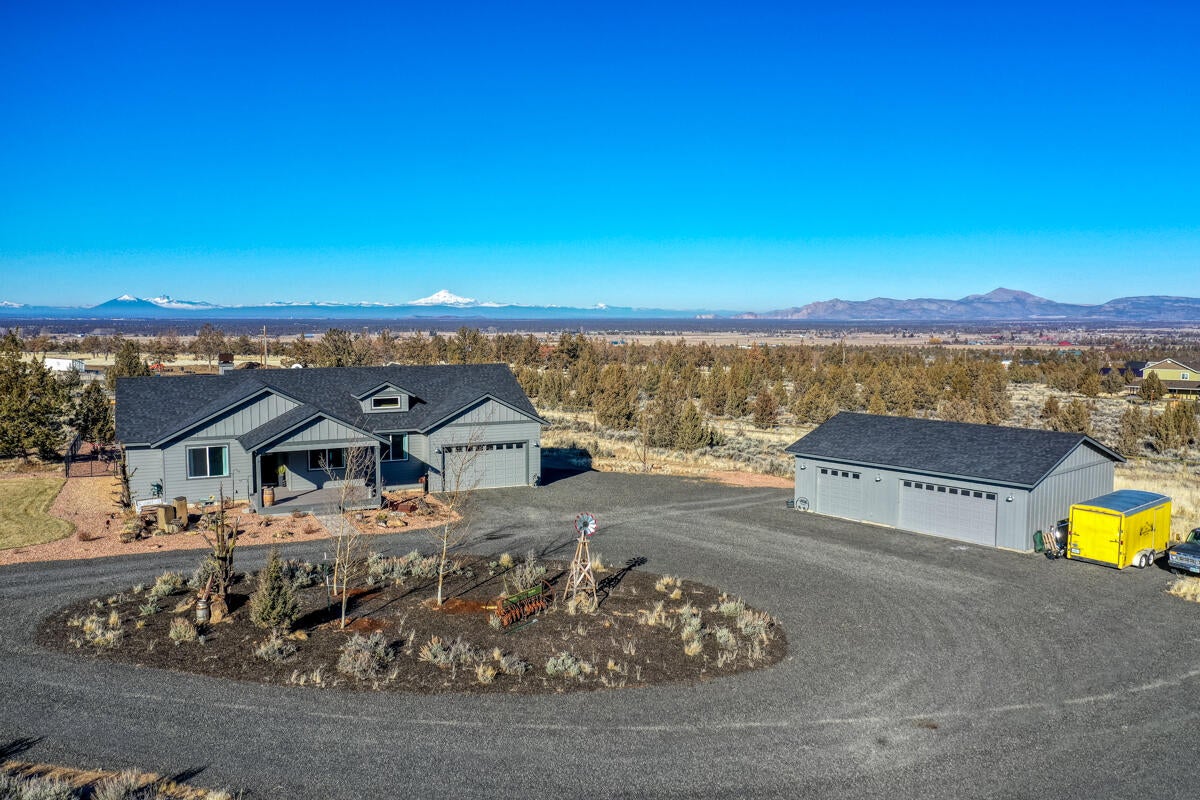 Powell Butte, Oregon, 97753, United States, 4 Bedrooms Bedrooms, ,3 BathroomsBathrooms,Residential,Active,1908146