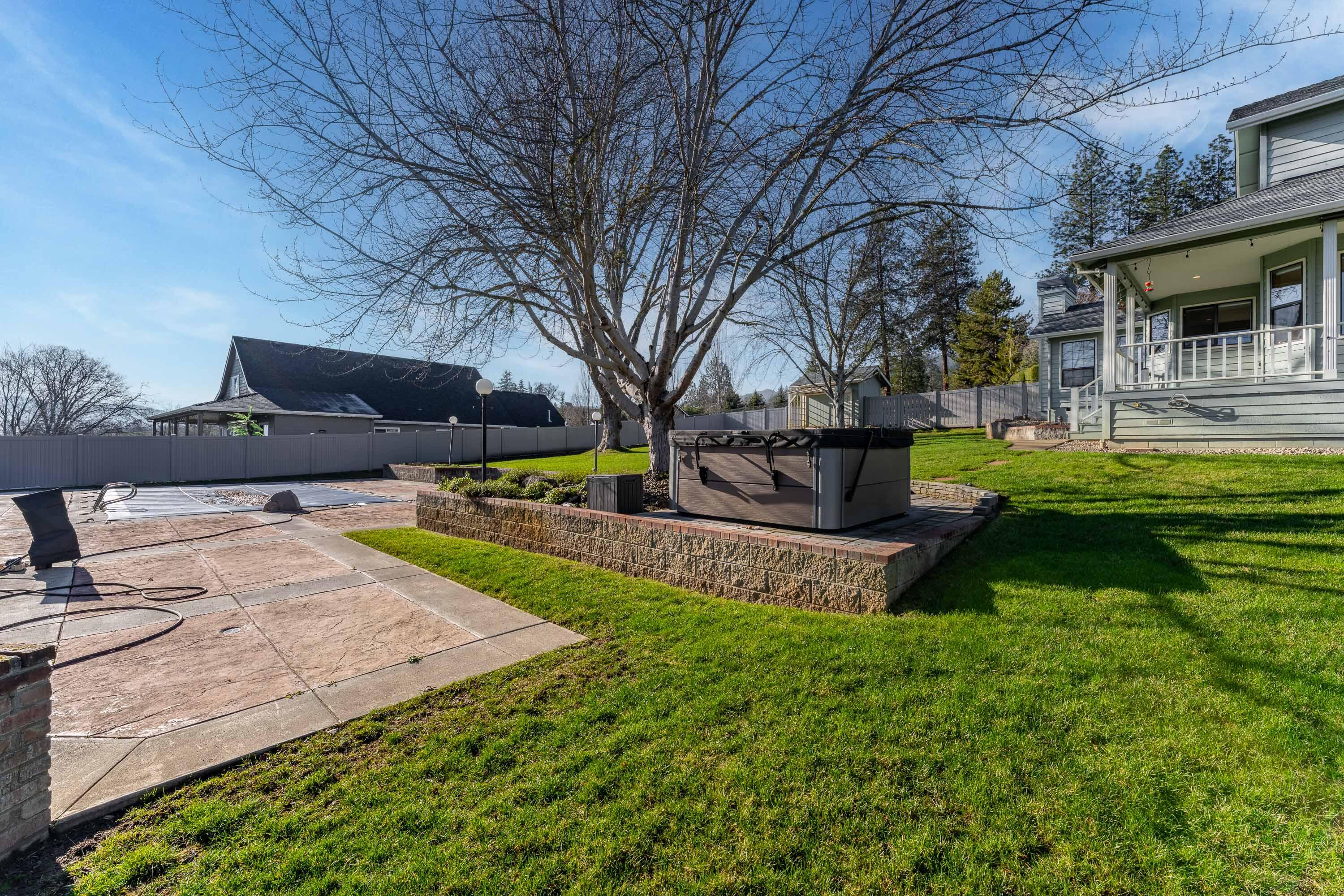 Central Point, Oregon, 97502, United States, 4 Bedrooms Bedrooms, ,3 BathroomsBathrooms,Residential,Active,1959928