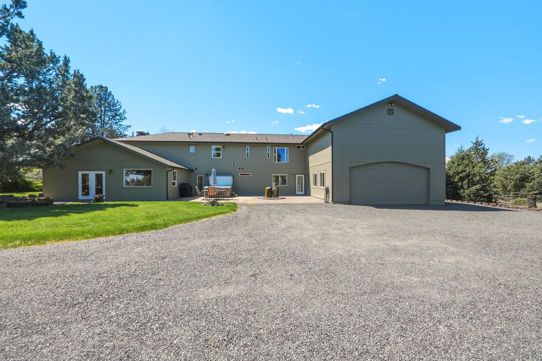 Bend, Oregon, 97702, United States, 3 Bedrooms Bedrooms, ,5 BathroomsBathrooms,Residential,Active,2045021