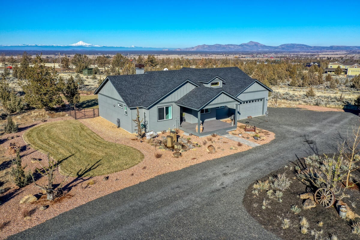 Powell Butte, Oregon, 97753, United States, 4 Bedrooms Bedrooms, ,3 BathroomsBathrooms,Residential,Active,1908146