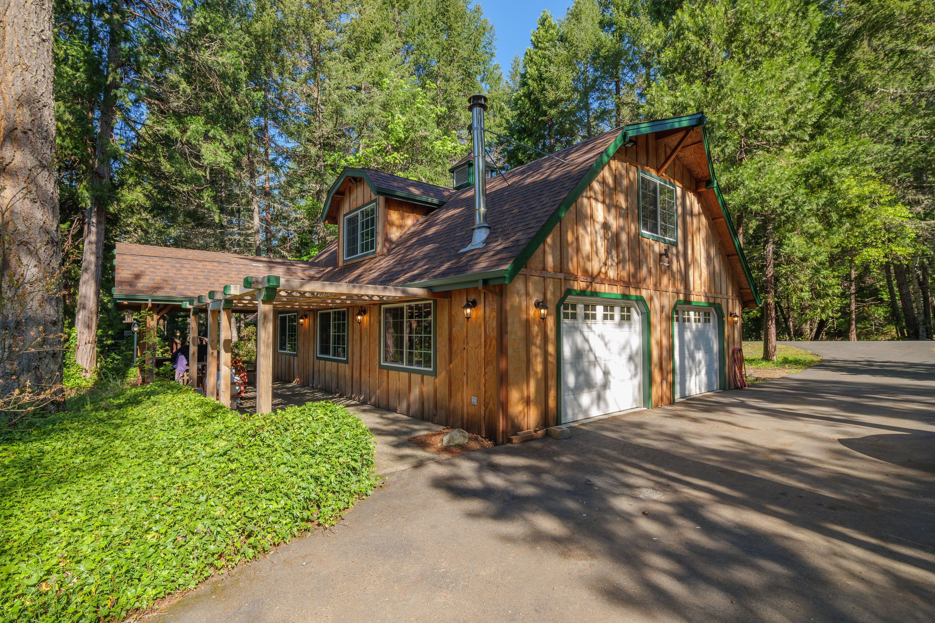 Selma, Oregon, 97538, United States, 5 Bedrooms Bedrooms, ,5 BathroomsBathrooms,Residential,Active,1902945