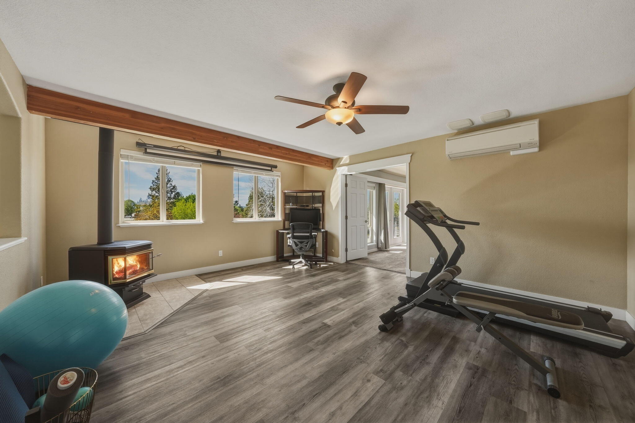 Bend, Oregon, 97702, United States, 3 Bedrooms Bedrooms, ,5 BathroomsBathrooms,Residential,Active,2045021