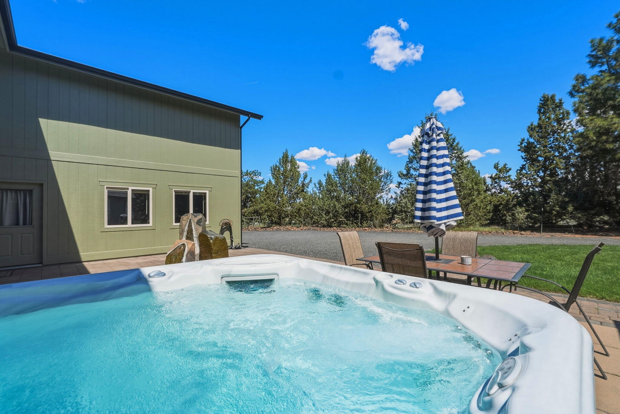 Bend, Oregon, 97702, United States, 3 Bedrooms Bedrooms, ,5 BathroomsBathrooms,Residential,Active,2045021