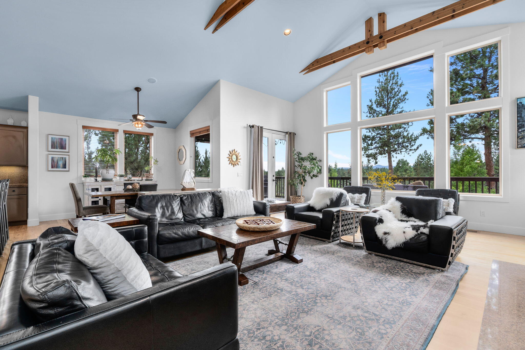 Bend, Oregon, 97702, United States, 4 Bedrooms Bedrooms, ,3 BathroomsBathrooms,Residential,Active,1913968