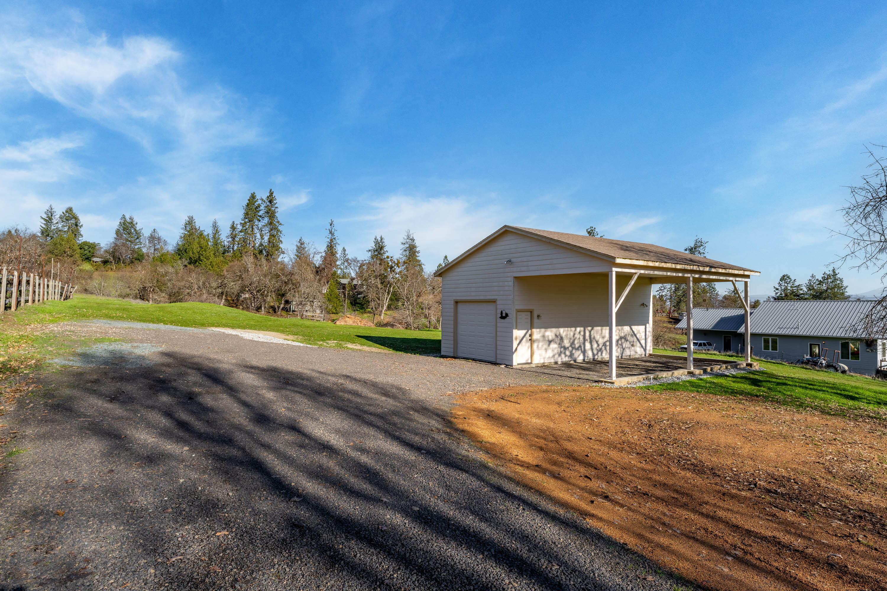 Central Point, Oregon, 97502, United States, 4 Bedrooms Bedrooms, ,3 BathroomsBathrooms,Residential,Active,1959928