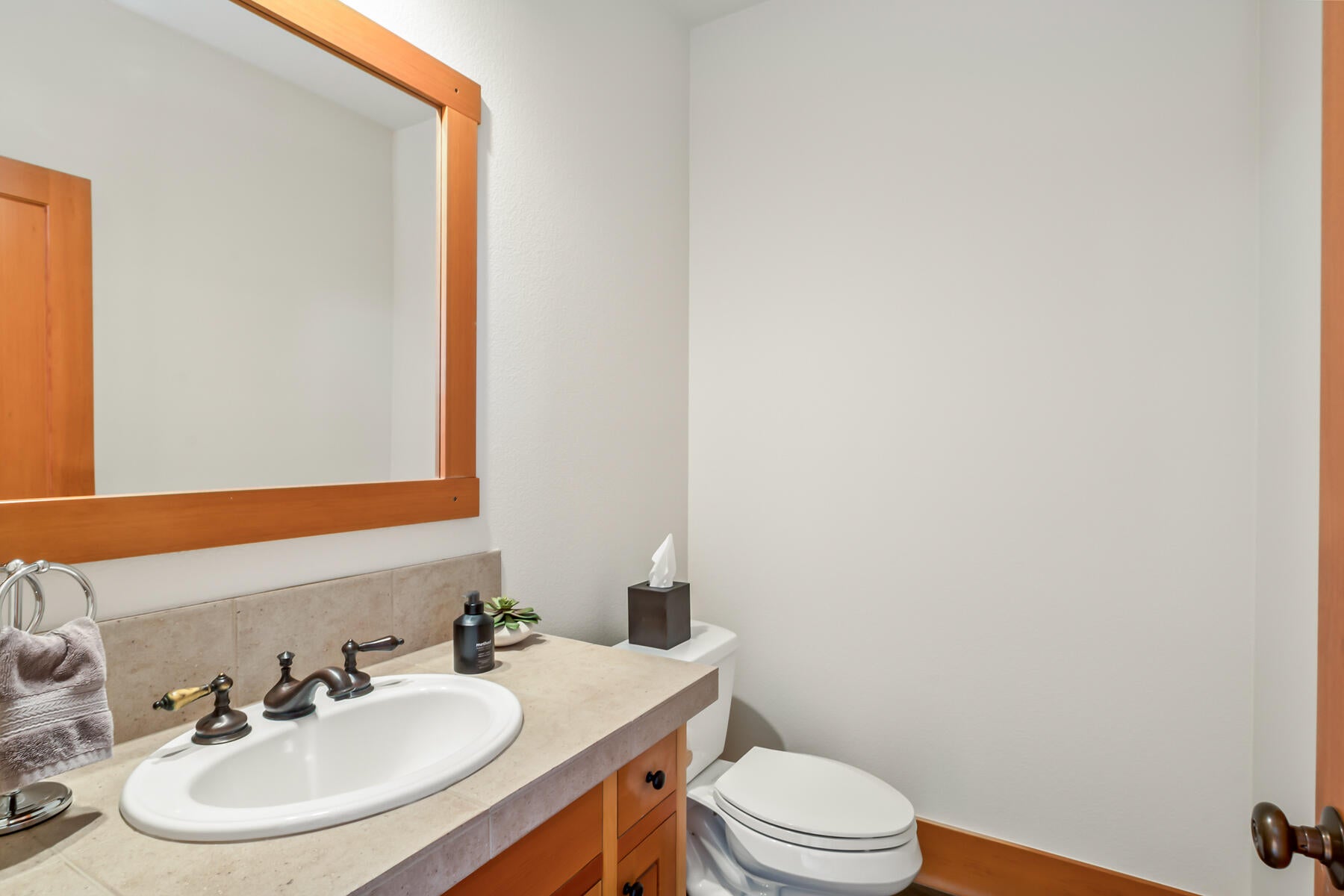 Bend, Oregon, 97702, United States, 3 Bedrooms Bedrooms, ,3 BathroomsBathrooms,Residential,Active,1936452