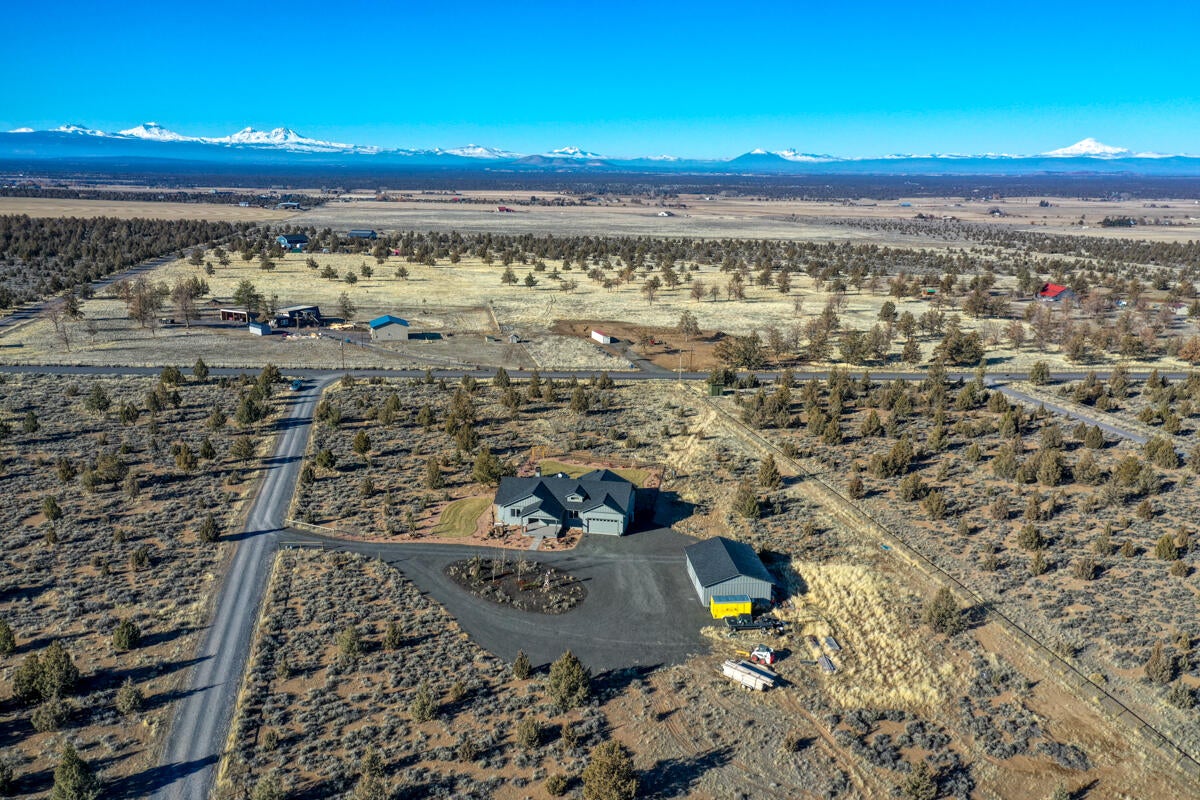 Powell Butte, Oregon, 97753, United States, 4 Bedrooms Bedrooms, ,3 BathroomsBathrooms,Residential,Active,1908146