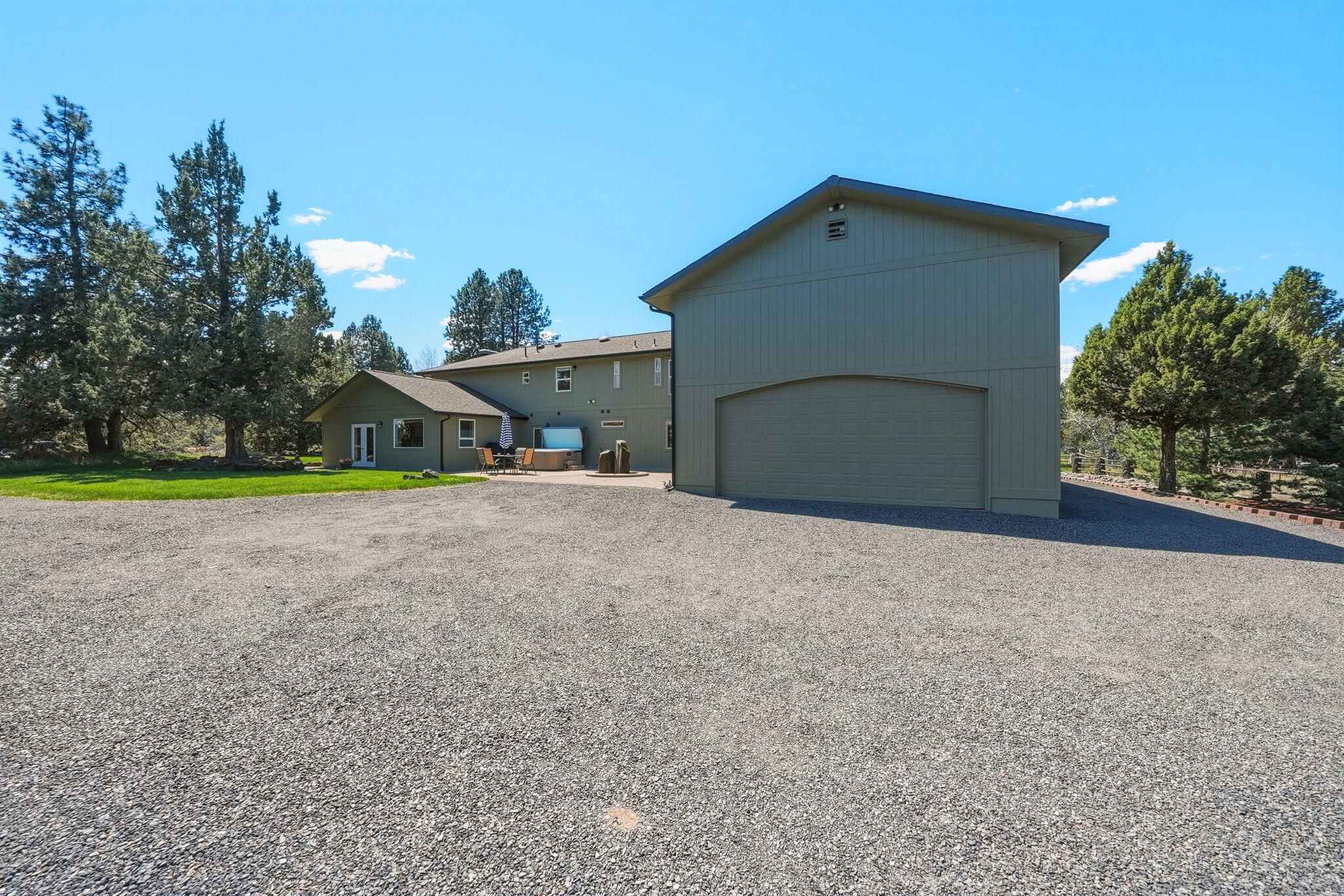 Bend, Oregon, 97702, United States, 3 Bedrooms Bedrooms, ,5 BathroomsBathrooms,Residential,Active,2045021