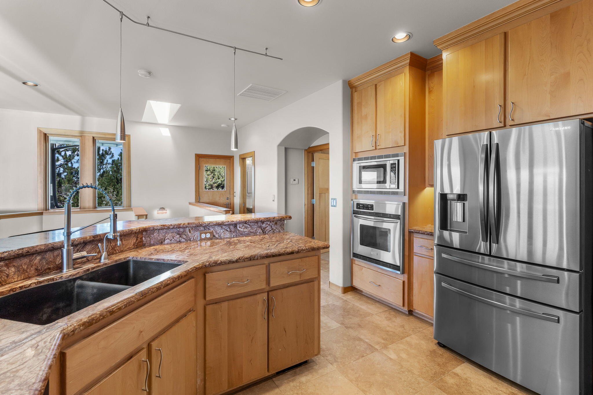 Bend, Oregon, 97702, United States, 3 Bedrooms Bedrooms, ,4 BathroomsBathrooms,Residential,Active,1929788