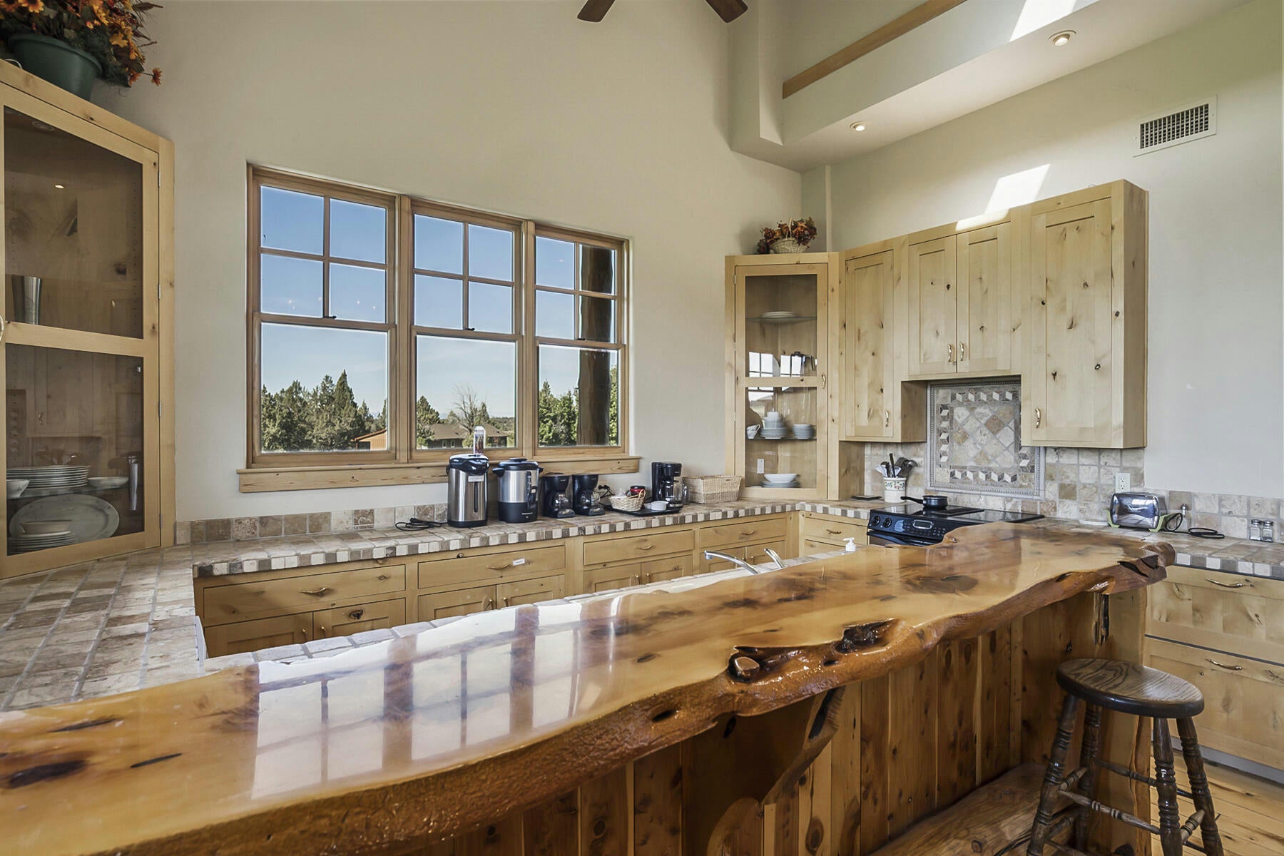 Powell Butte, Oregon, 97753, United States, 4 Bedrooms Bedrooms, ,4 BathroomsBathrooms,Residential,Active,1769979