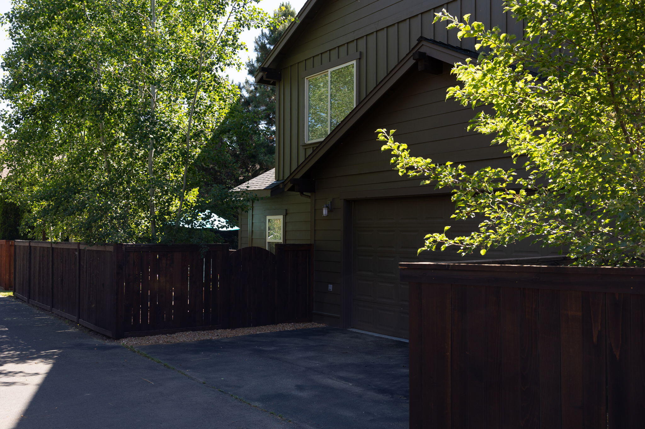 Bend, Oregon, 97702, United States, ,3 BathroomsBathrooms,Residential,Active,1850627