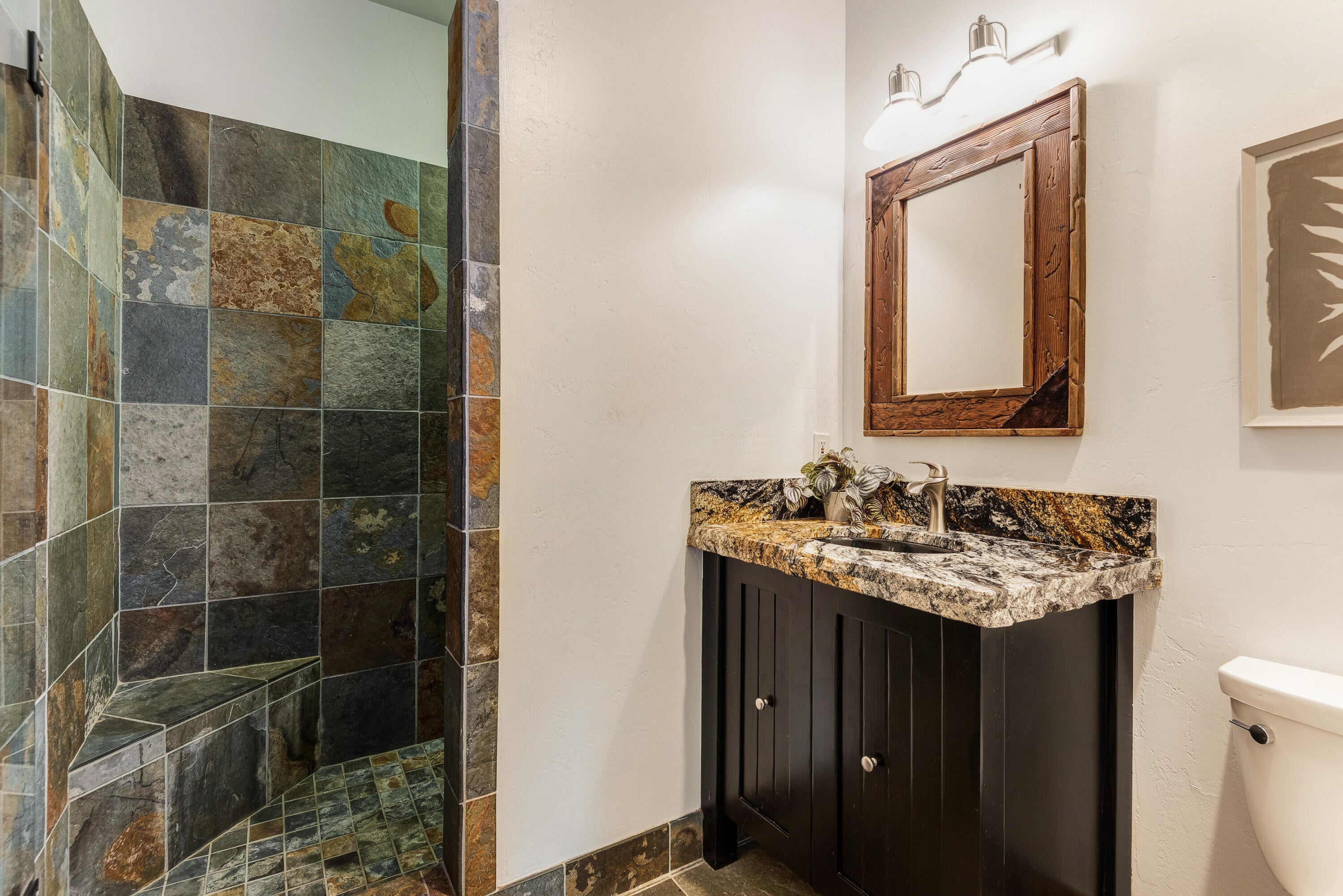 Bend, Oregon, 97703, United States, 3 Bedrooms Bedrooms, ,3 BathroomsBathrooms,Residential,Active,1953693