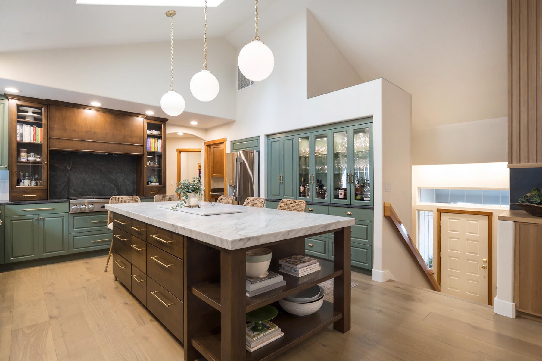 Bend, Oregon, 97703, United States, 5 Bedrooms Bedrooms, ,3 BathroomsBathrooms,Residential,Active,1972188