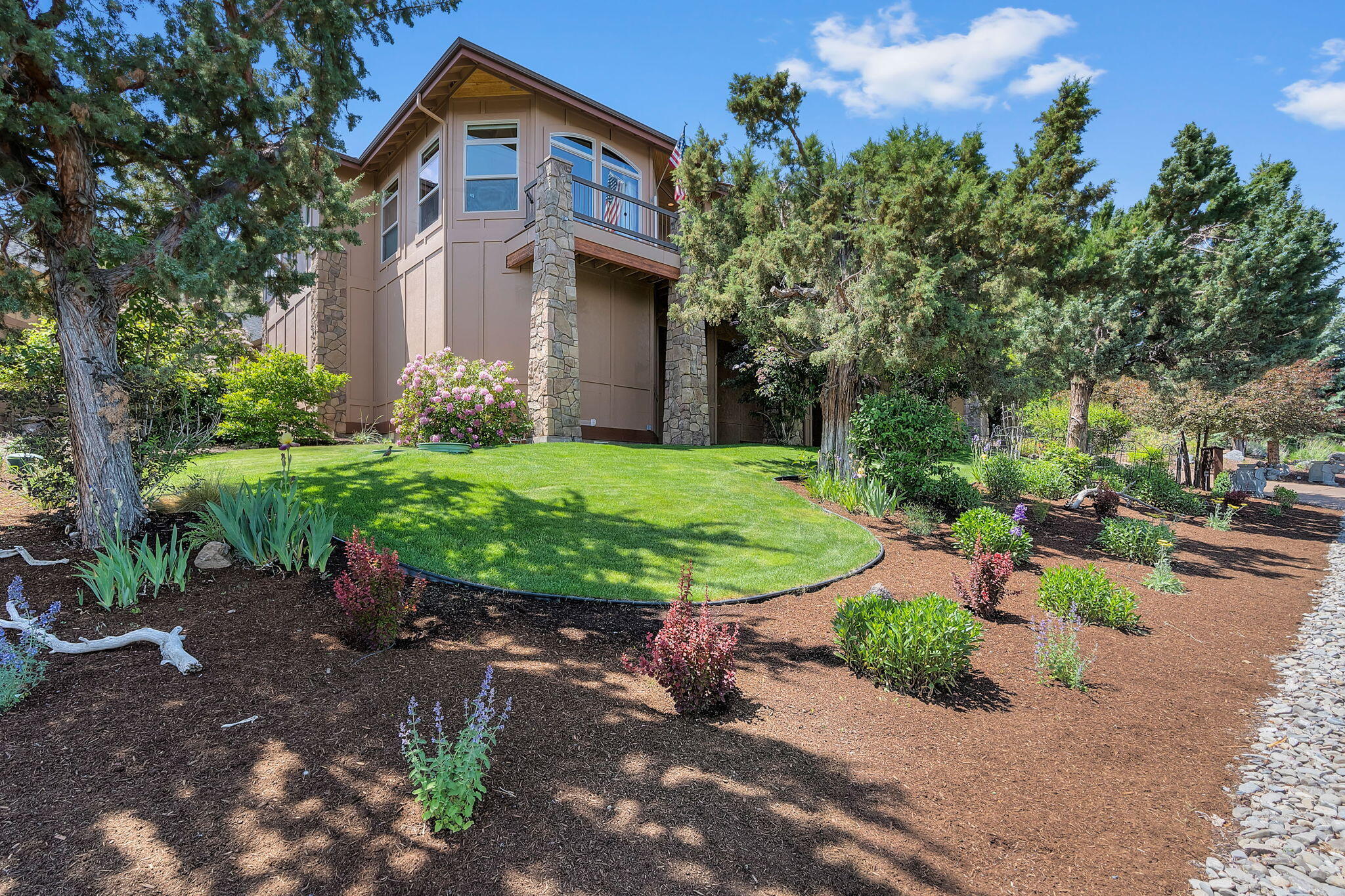 Redmond, Oregon, 97756, United States, ,3 BathroomsBathrooms,Residential,Active,1849184