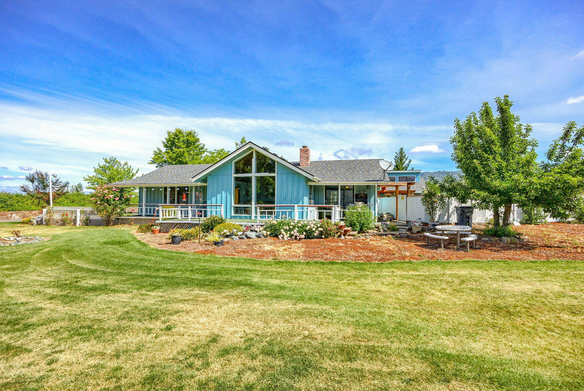 Ashland, Oregon, 97520, United States, 4 Bedrooms Bedrooms, ,4 BathroomsBathrooms,Residential,Active,1741601