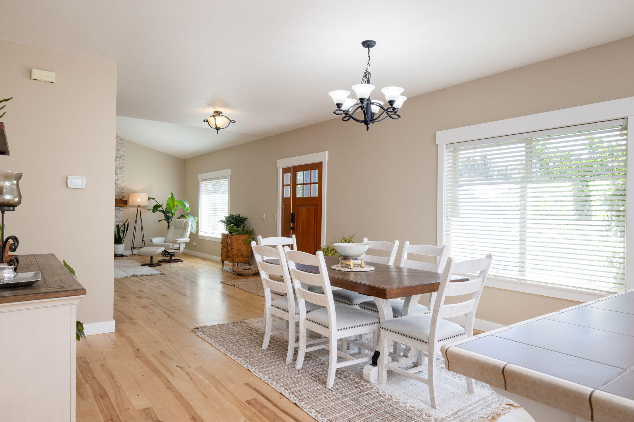 Bend, Oregon, 97702, United States, ,3 BathroomsBathrooms,Residential,Active,1850627