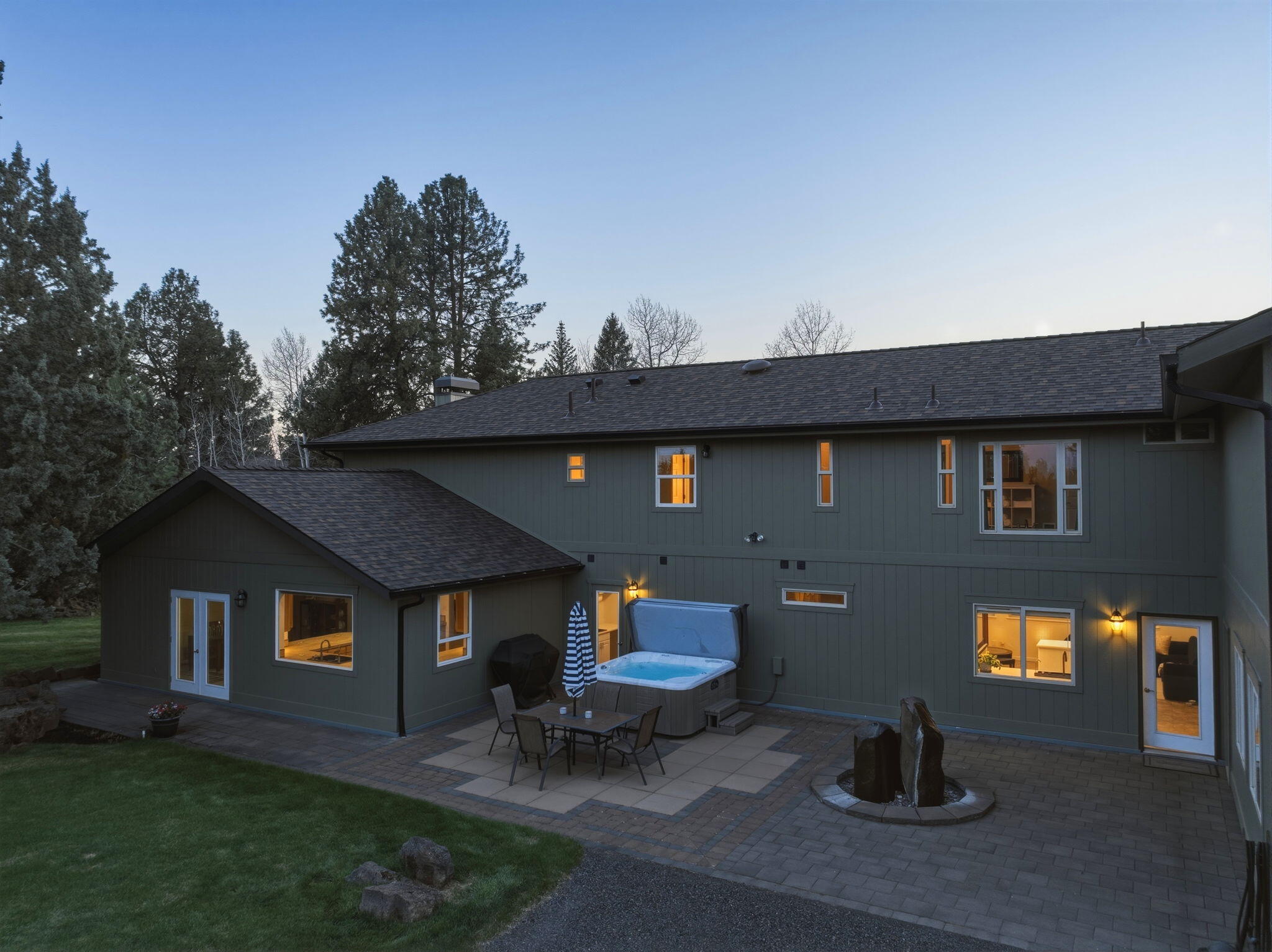 Bend, Oregon, 97702, United States, 3 Bedrooms Bedrooms, ,5 BathroomsBathrooms,Residential,Active,2045021